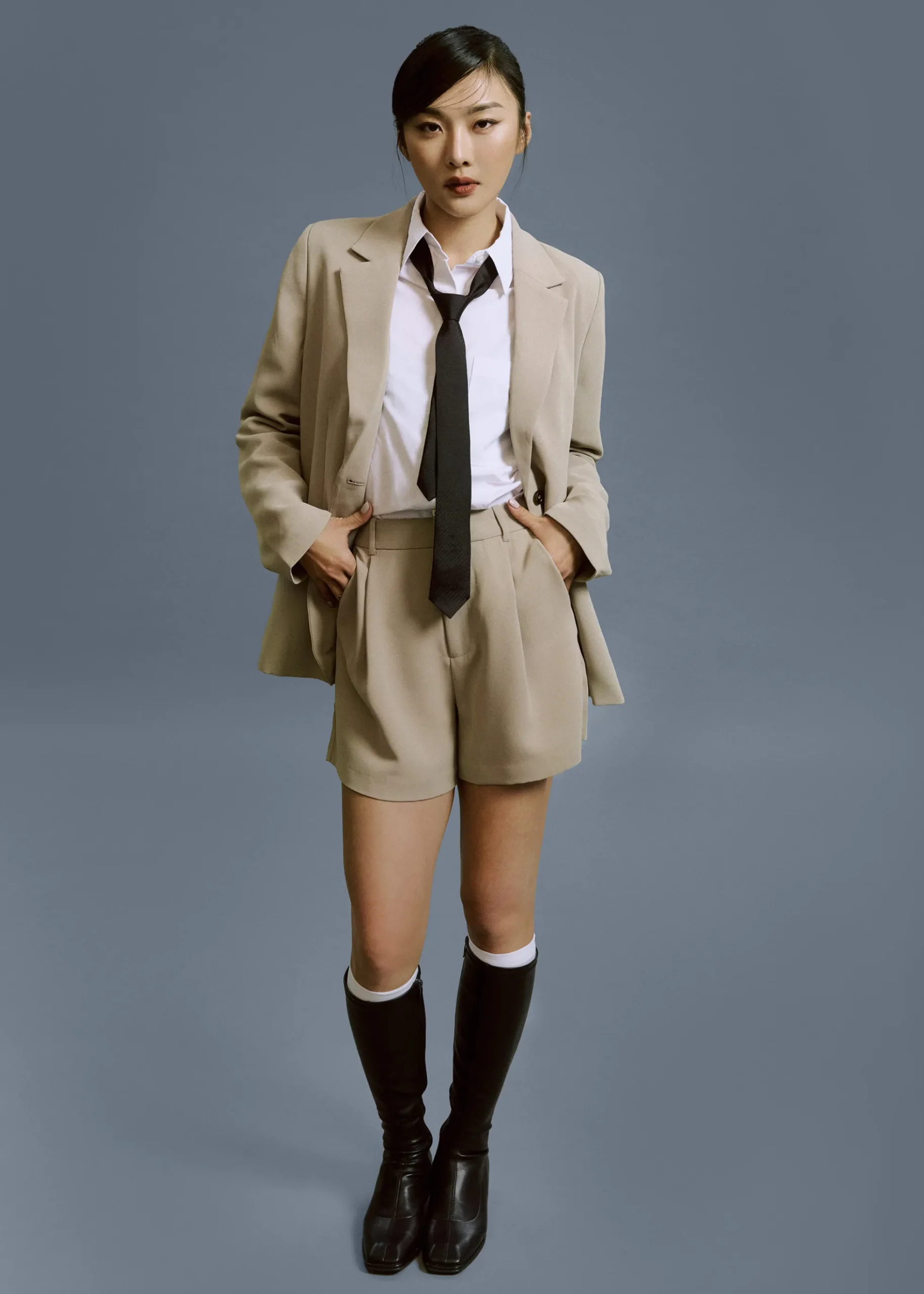 Aika Lightweight Elastic Pleated Tailored Shorts