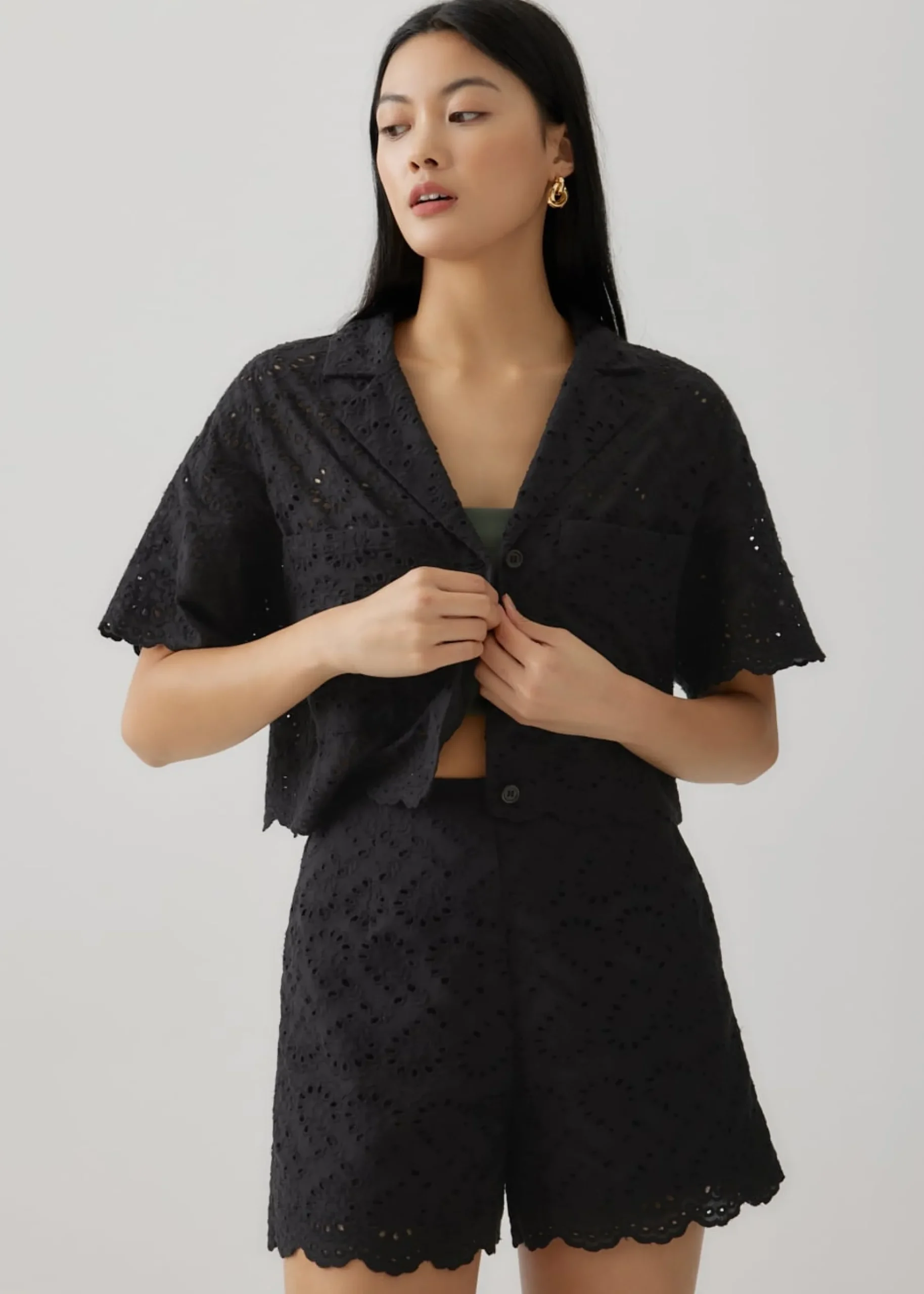 Alodia Broderie Crop Shirt