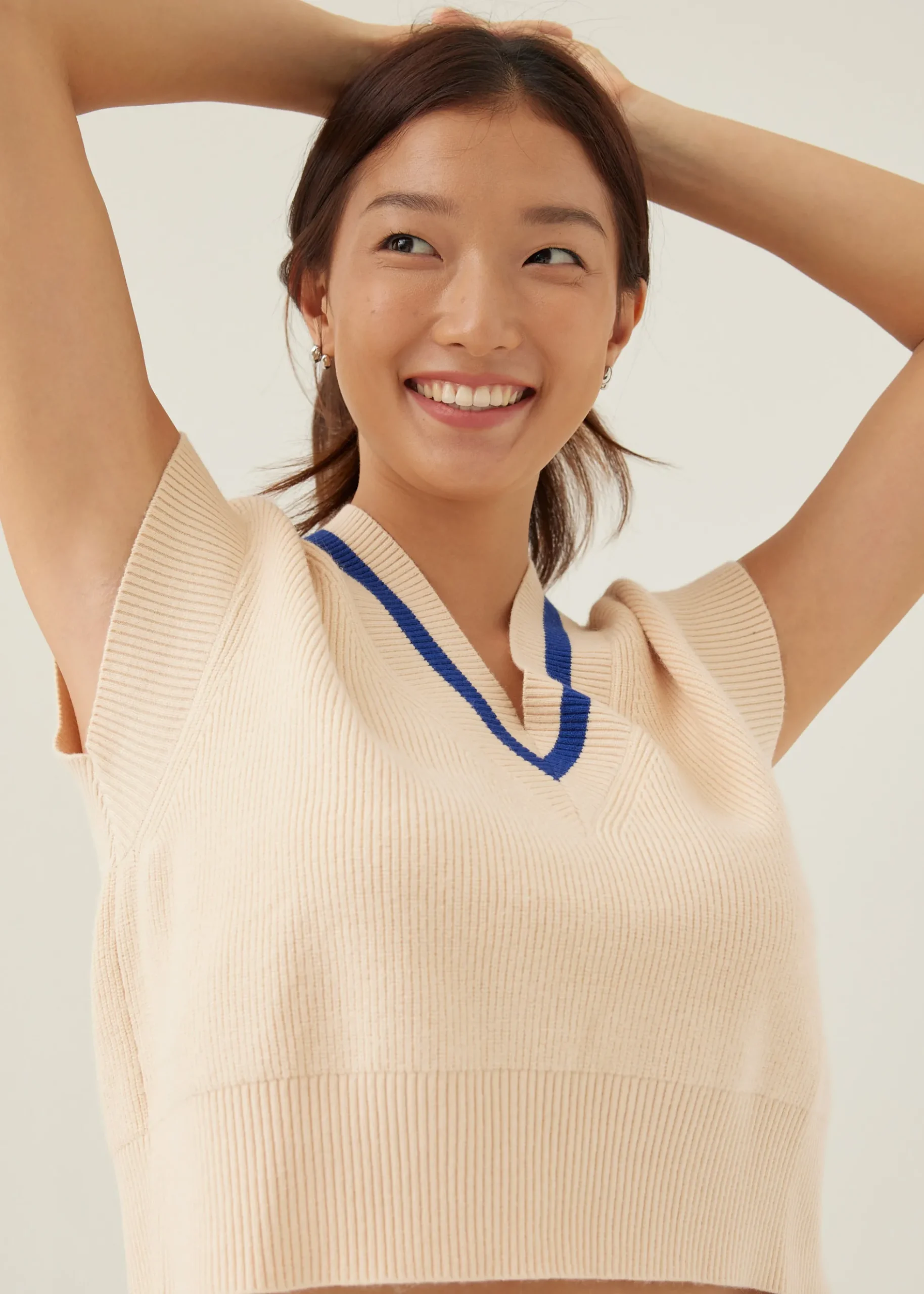 Anisse Loose V-neck Knit Top