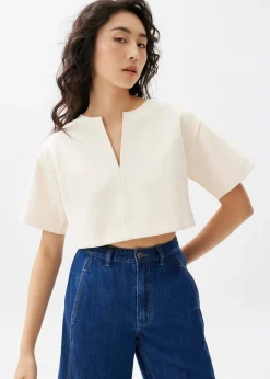 Boxy Notch Collar Crop Tee
