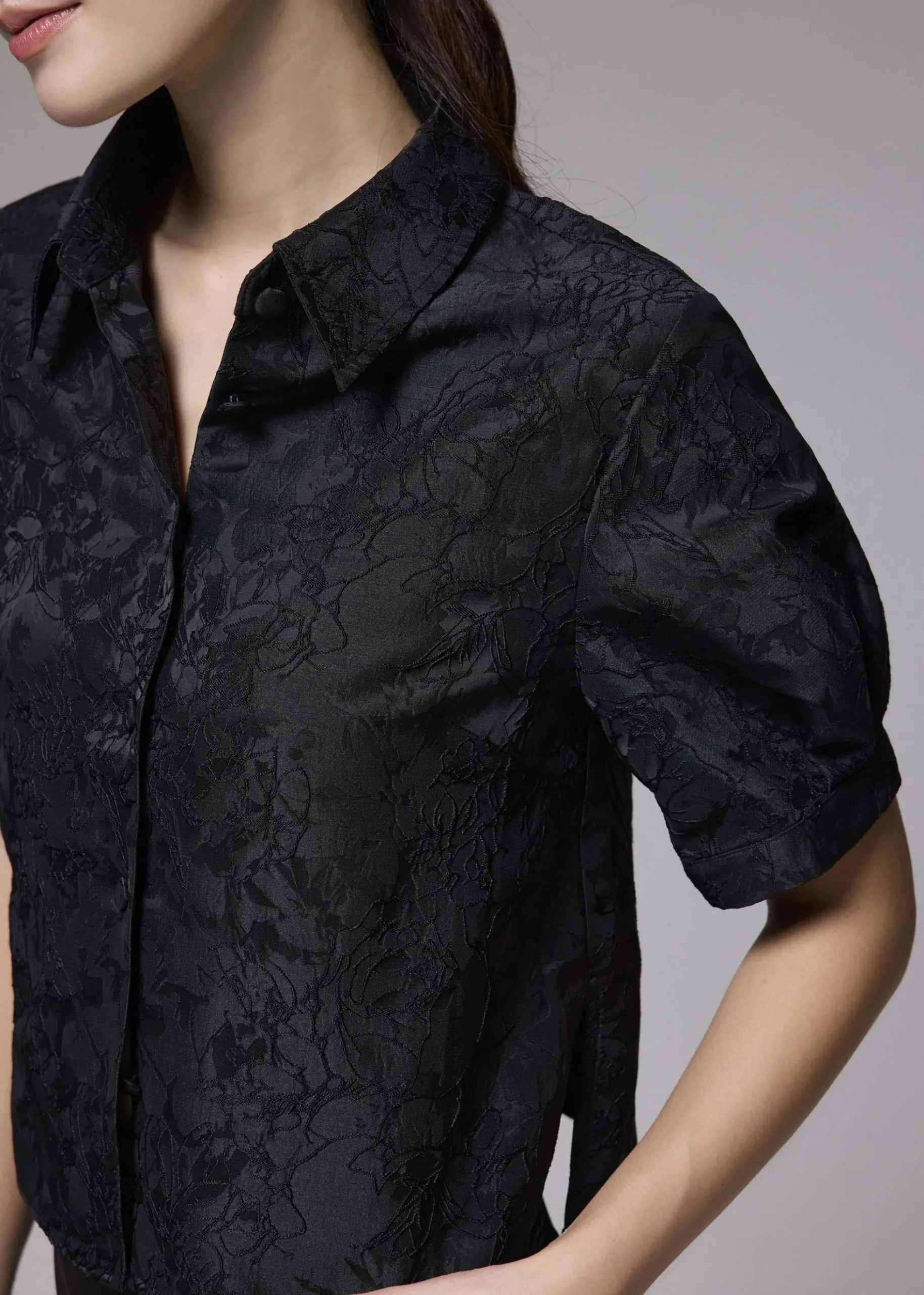 Brocade Collared Puff Sleeve Top