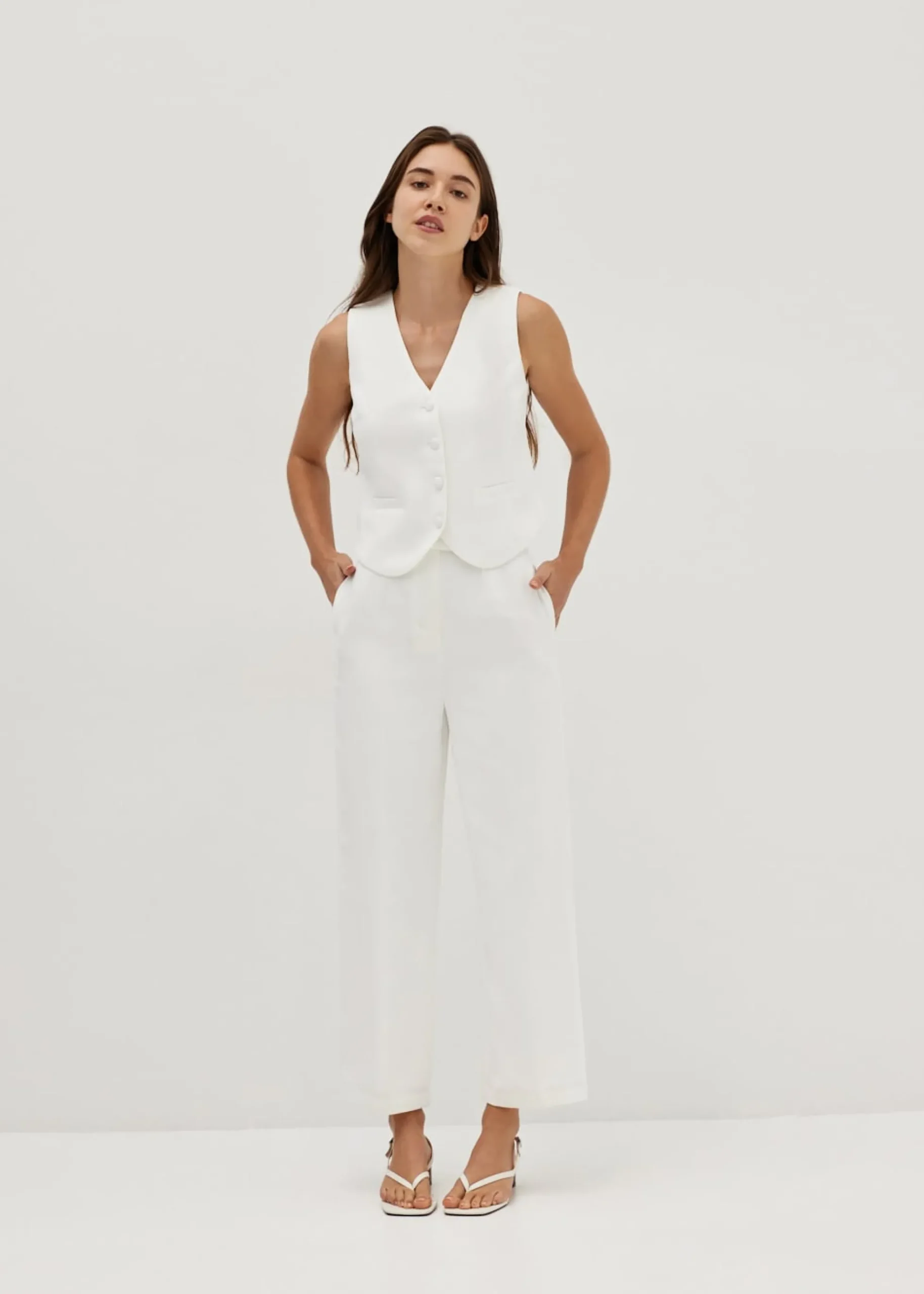 Claira Fitted V-neck Vest