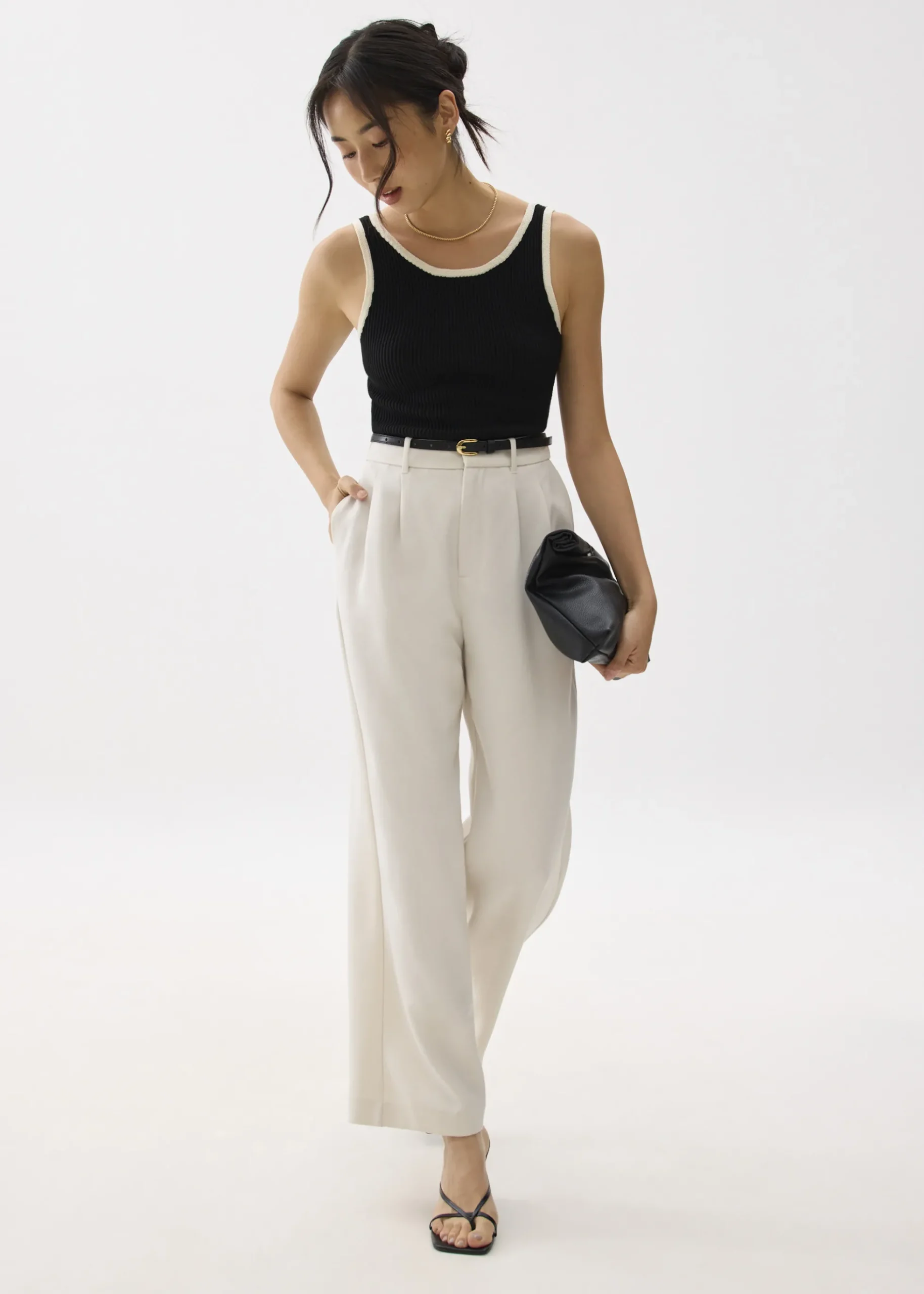 Contrast Knit V-neck Fitted Crop Top
