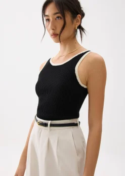 Contrast Knit V-neck Fitted Crop Top
