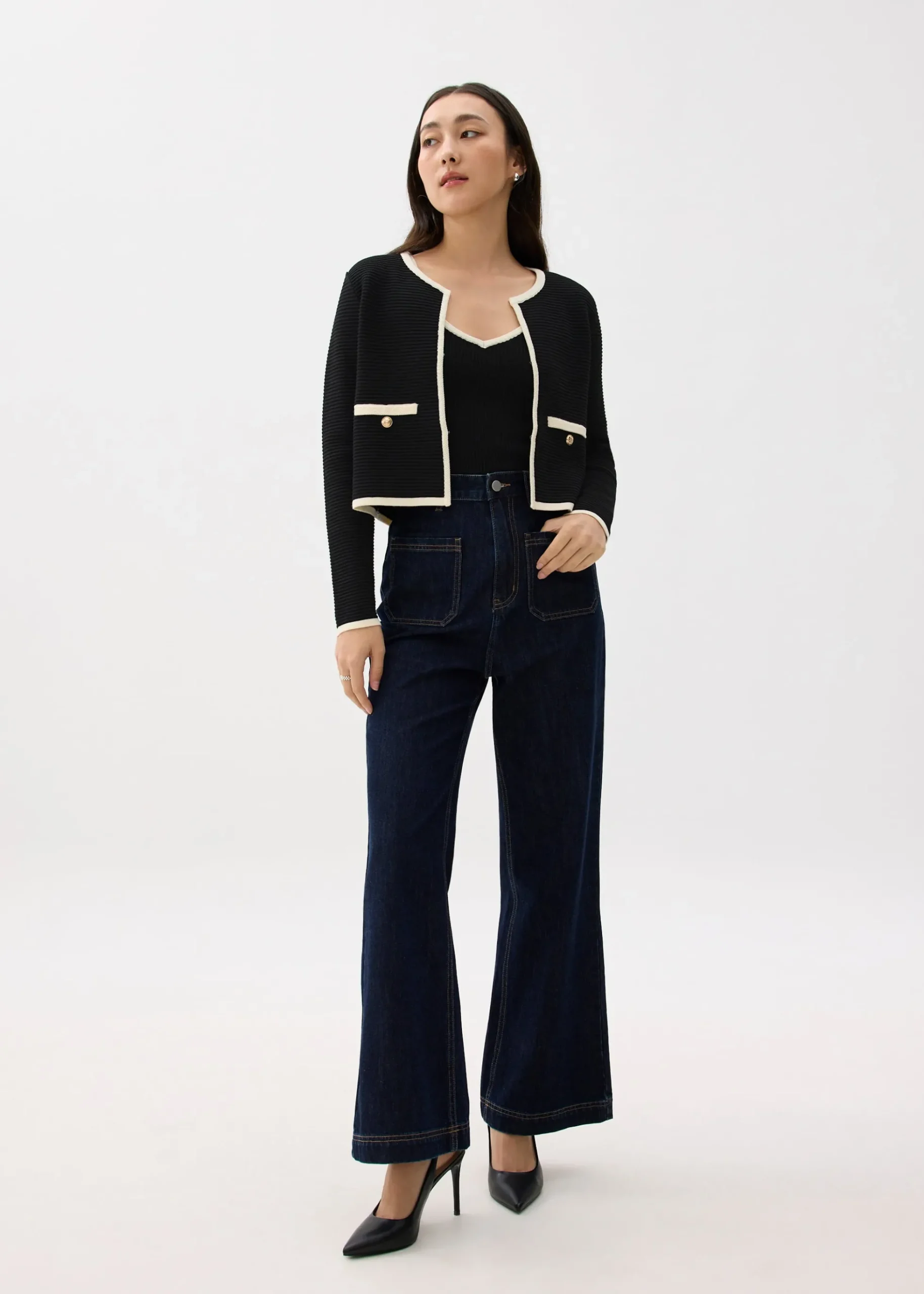 Contrast Knit V-neck Fitted Crop Top