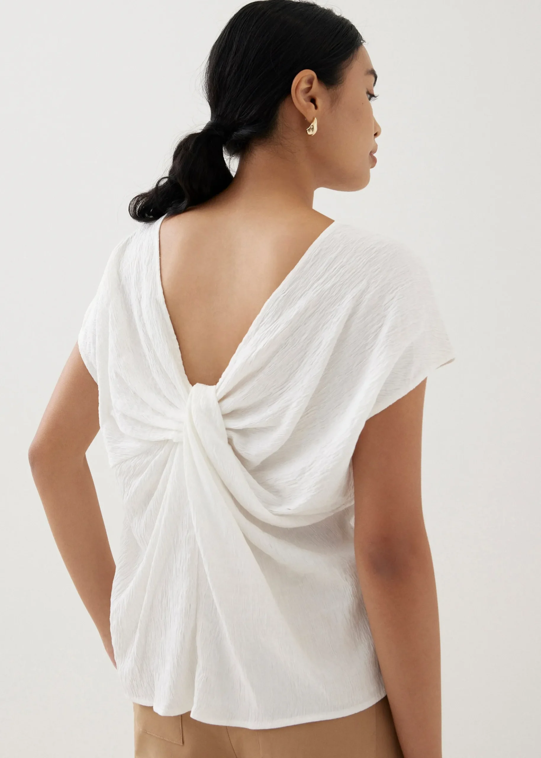 Danara Twist Back Shell Top