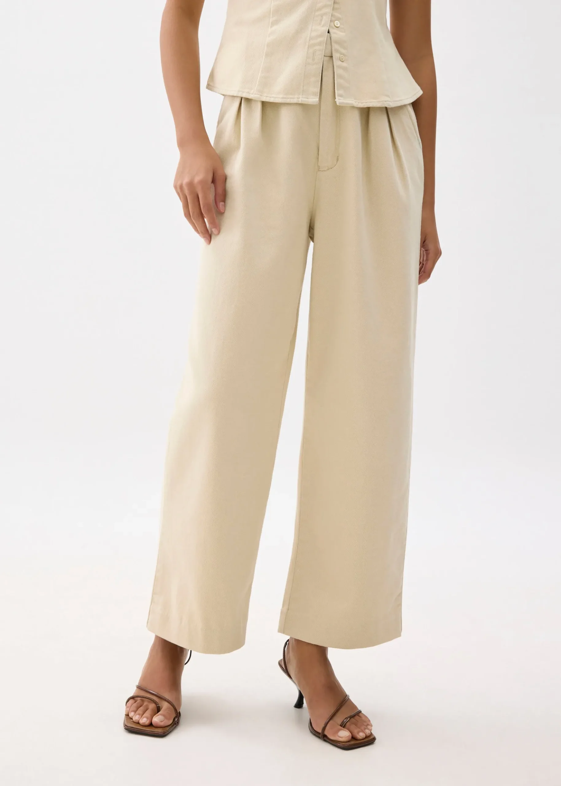 Denim Elastic Pleated Straight Leg Jeans