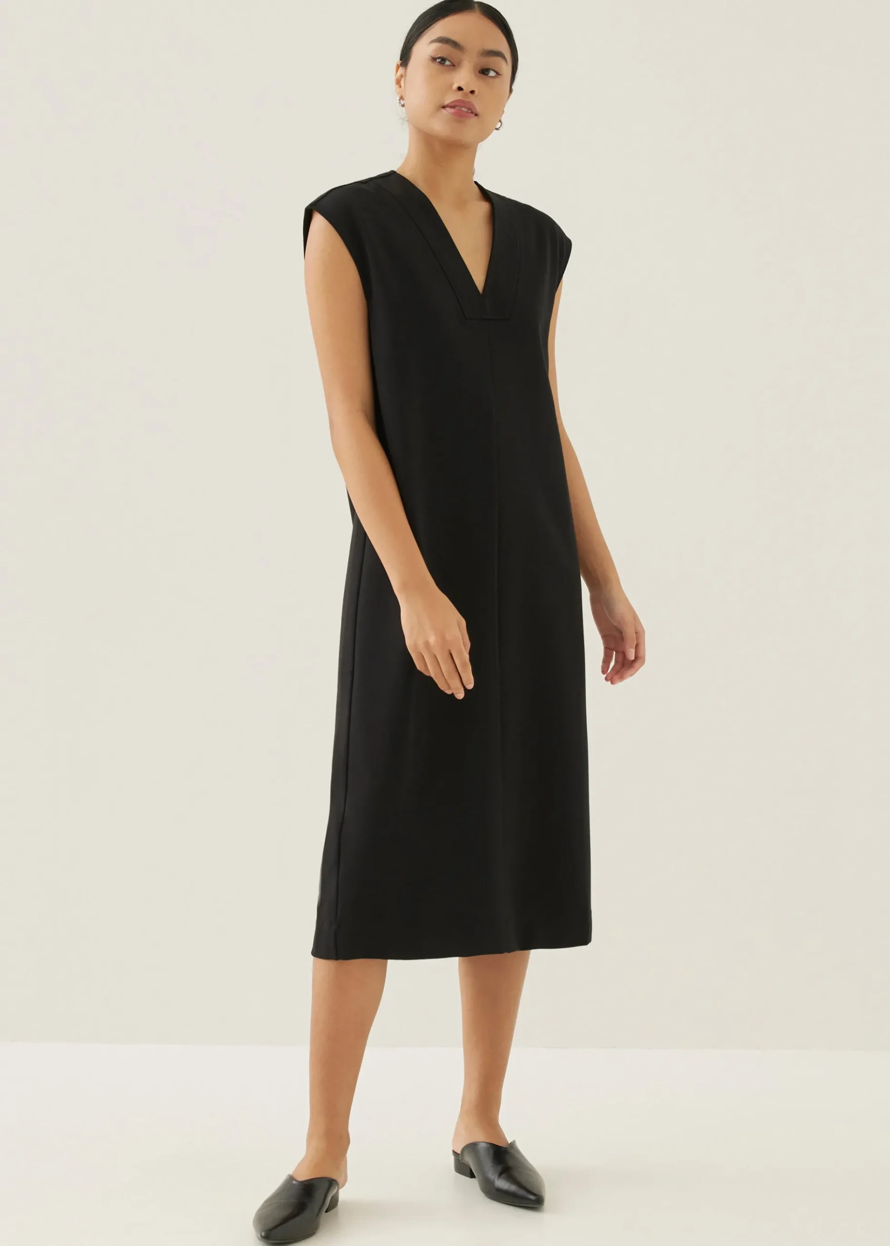 Dwyn Relaxed V-neck Midi Dress