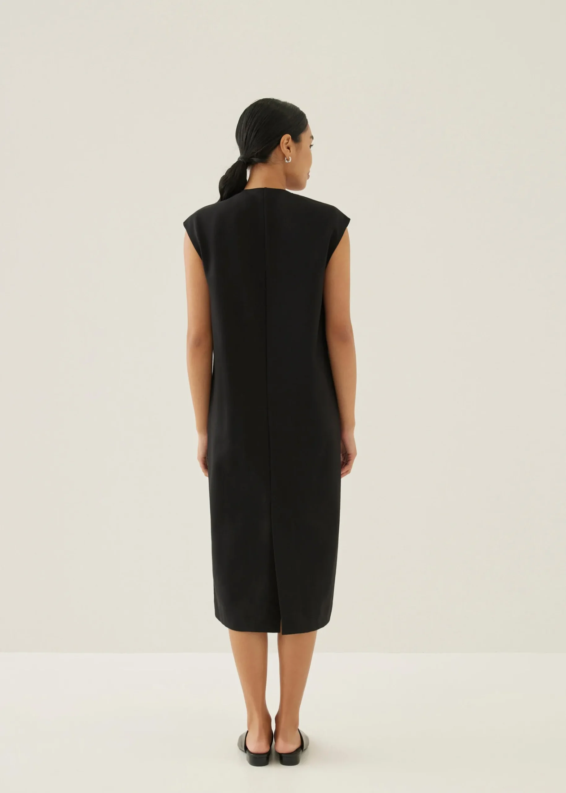 Dwyn Relaxed V-neck Midi Dress