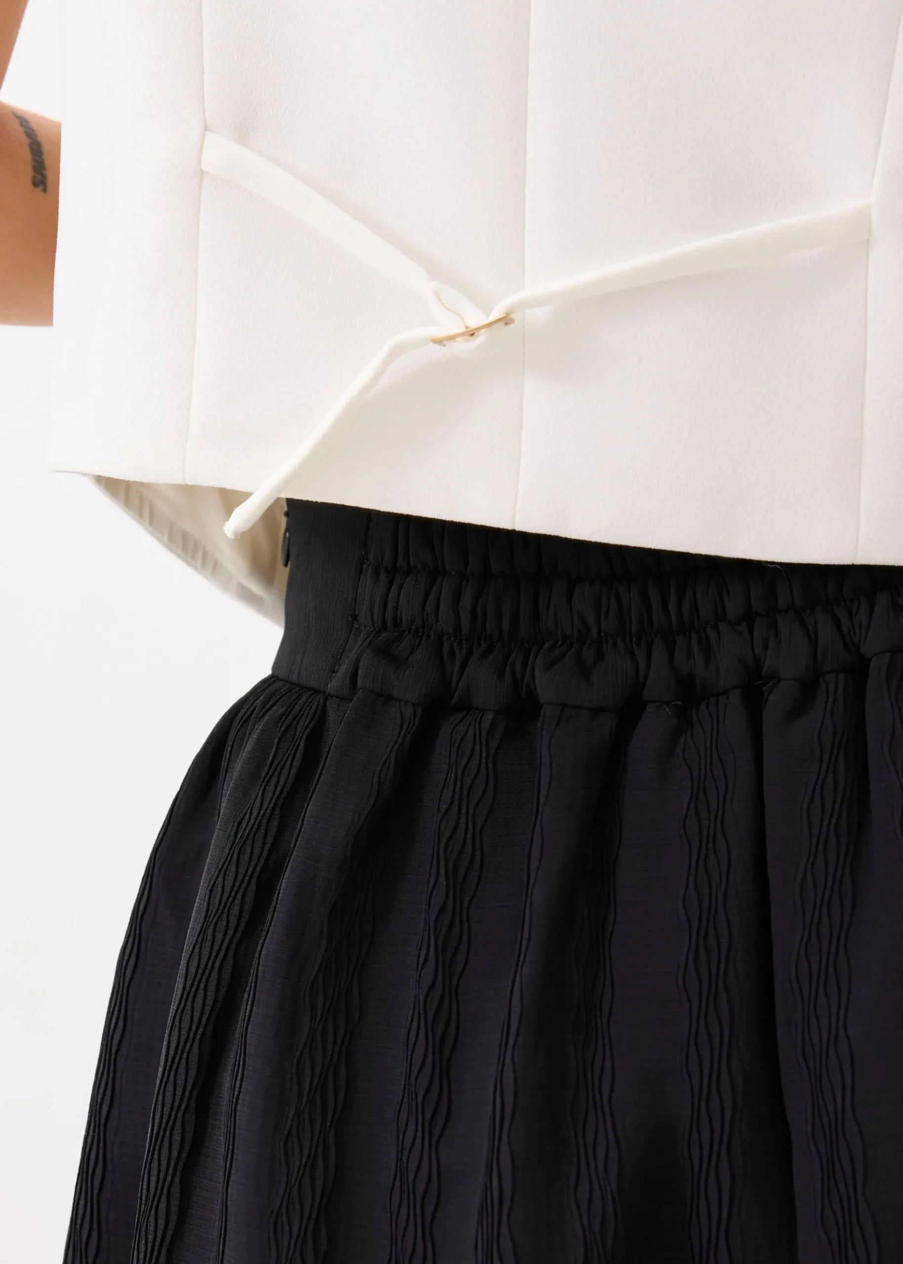 Elastic High Waist Crinkled Flare Maxi Skirt