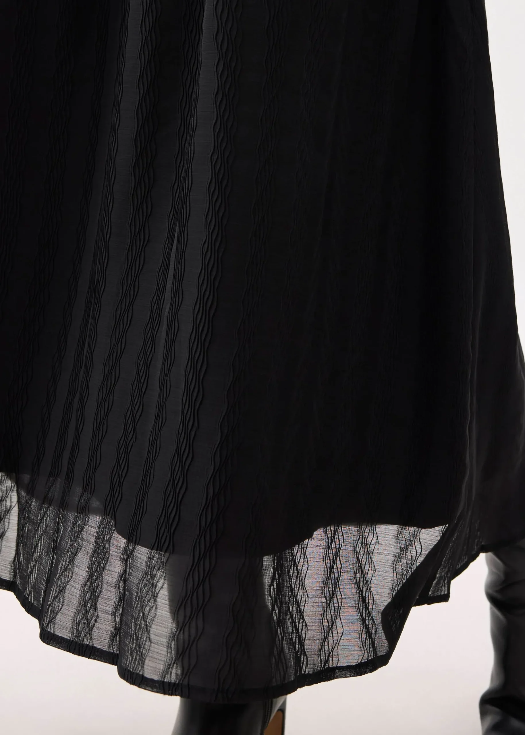 Elastic High Waist Crinkled Flare Maxi Skirt
