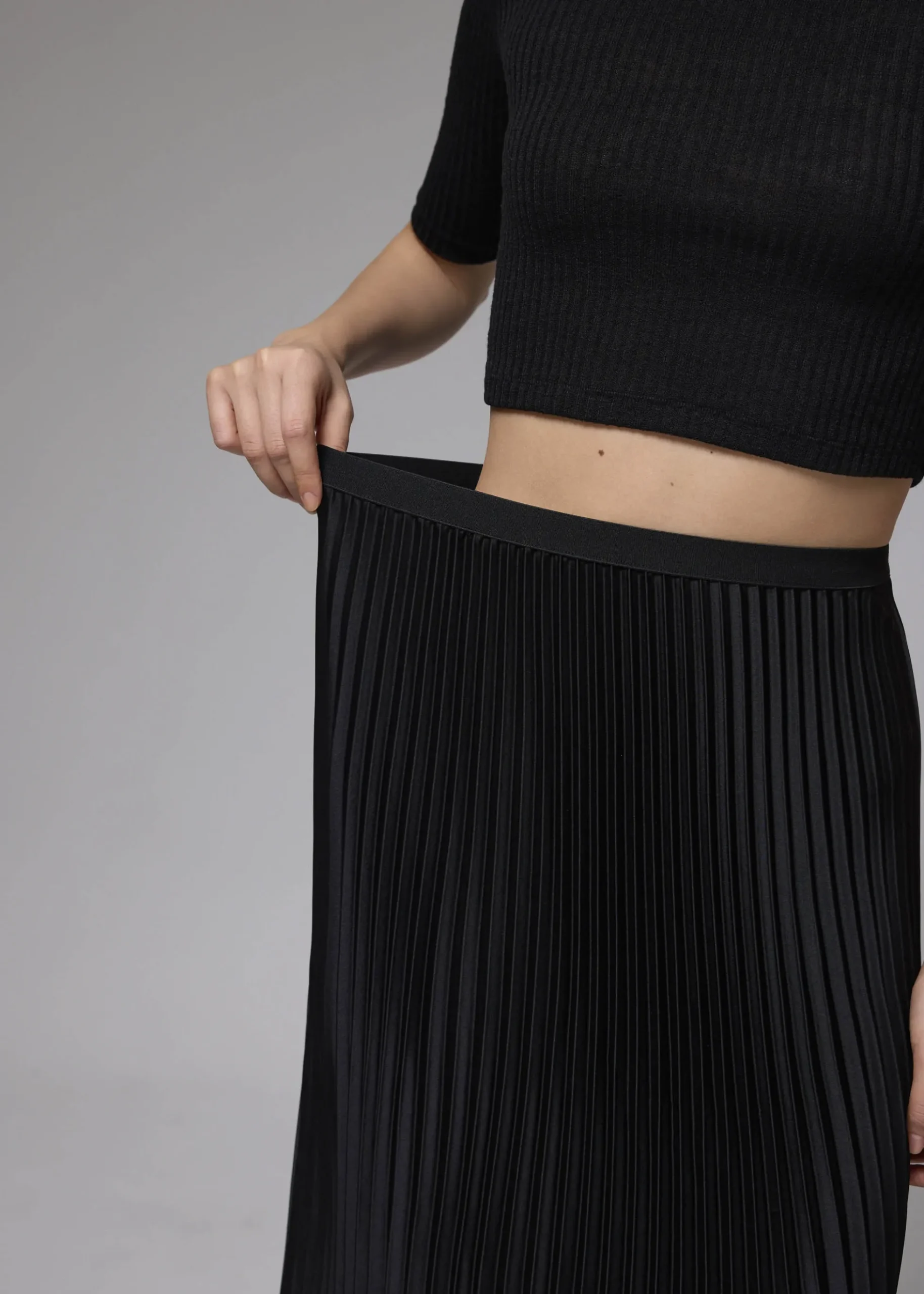 Elastic Pleated High Waist A-line Midaxi Skirt