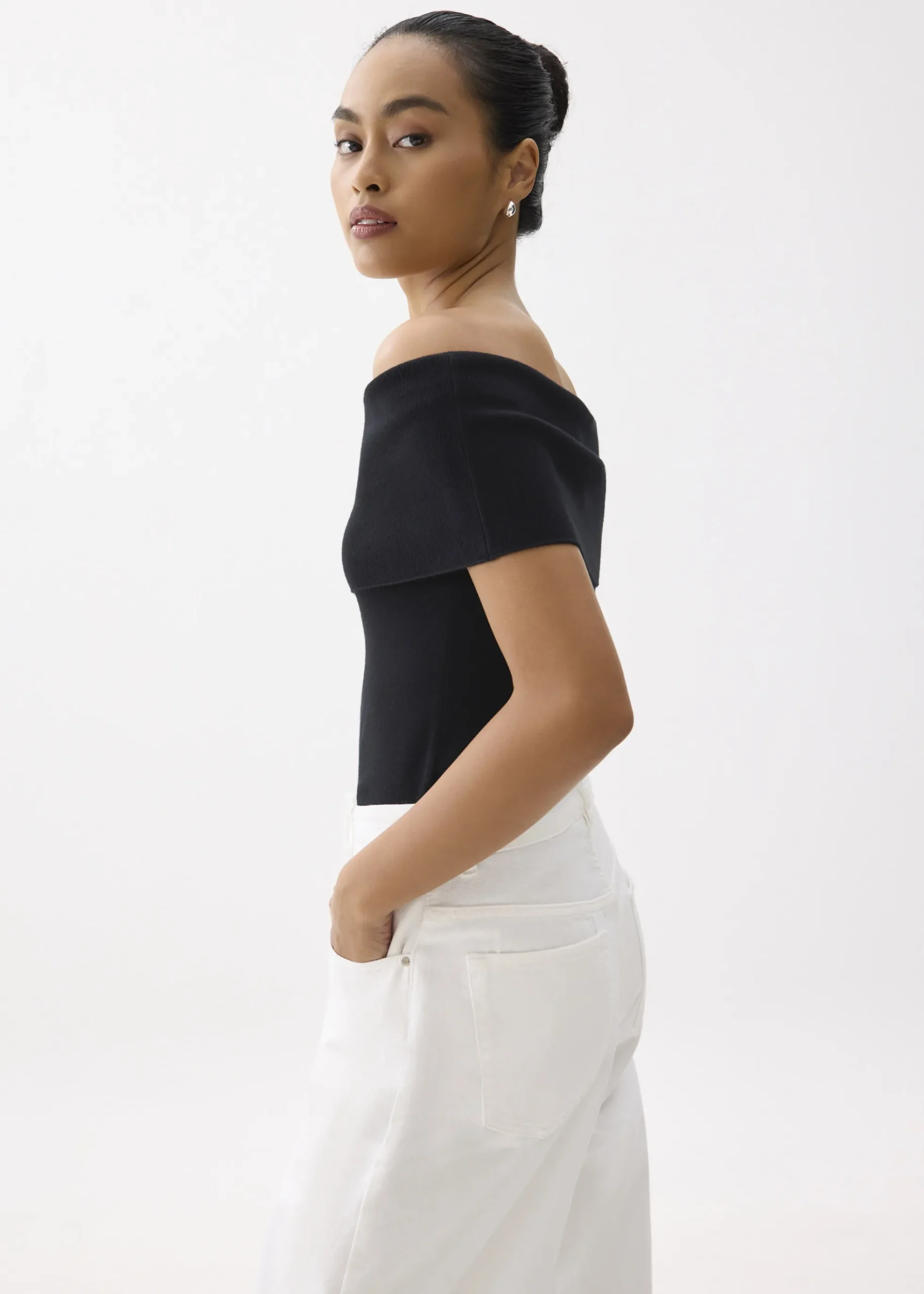 Fitted Off Shoulder Knit Top