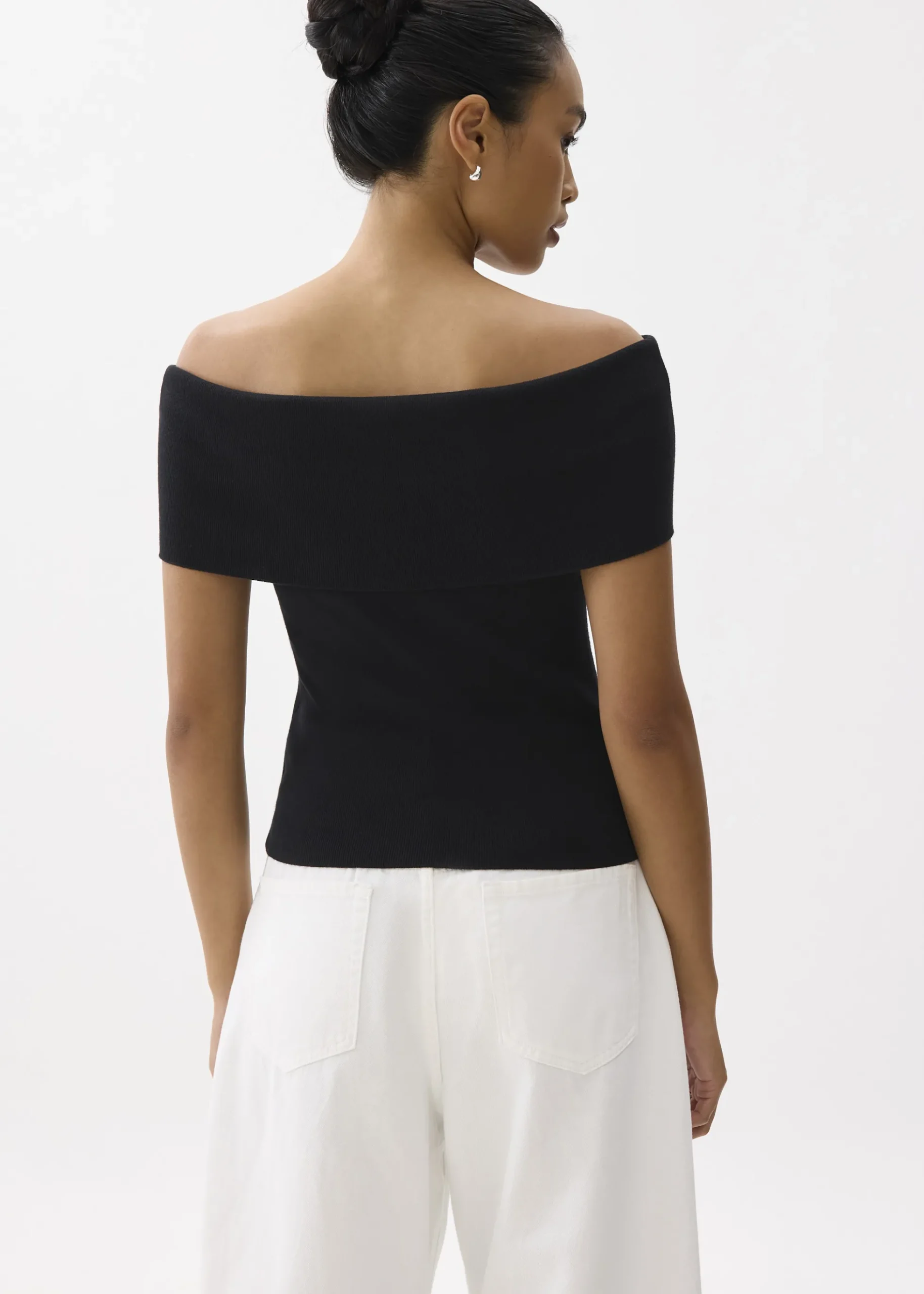 Fitted Off Shoulder Knit Top