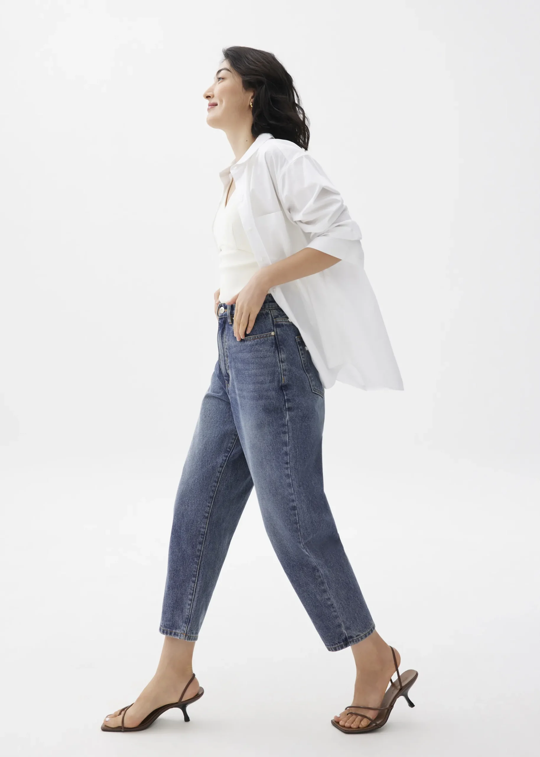 Flynn Cropped Mom Jeans