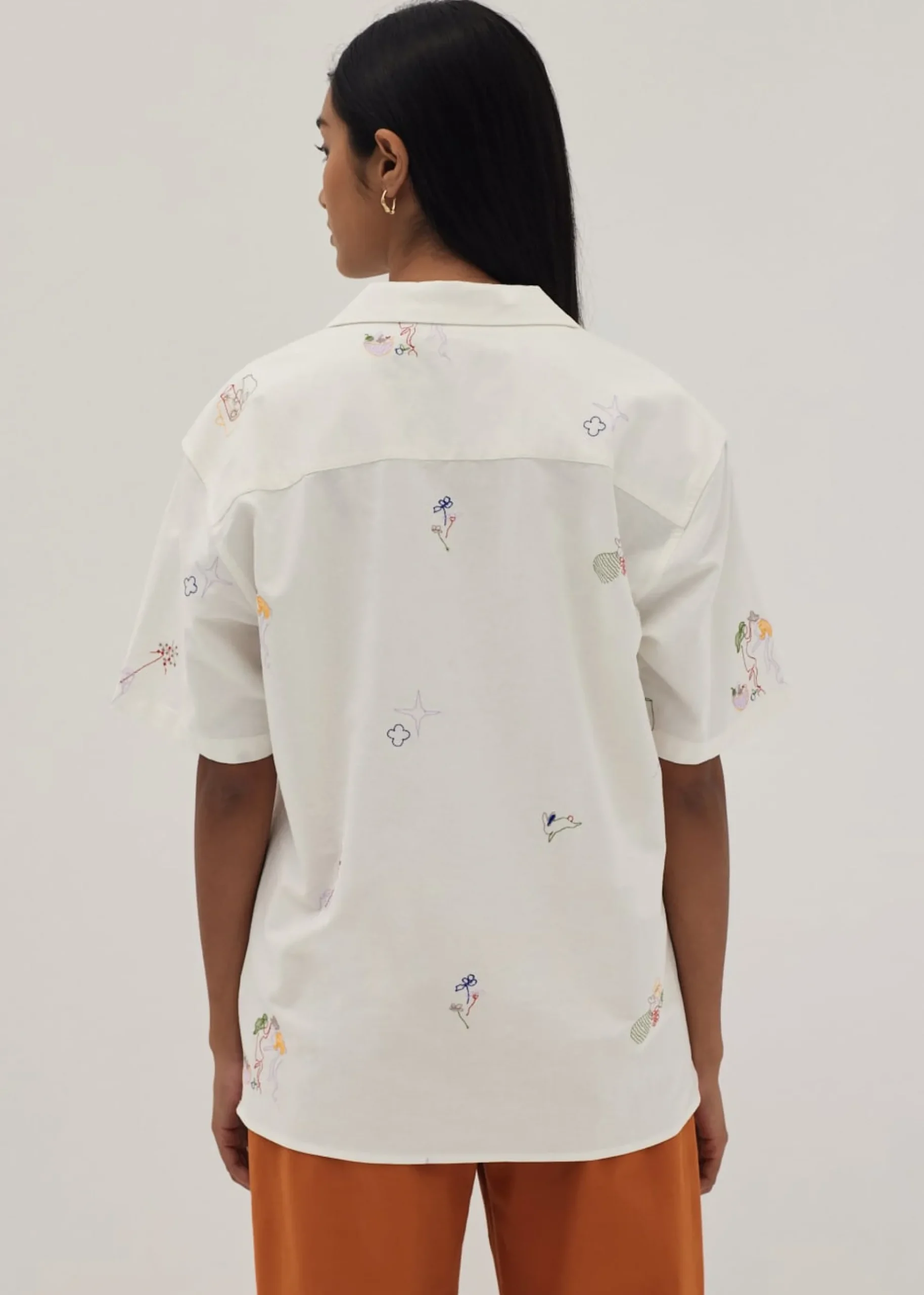 Jaylee Unisex Embroidered Relaxed Shirt in Humble Abode