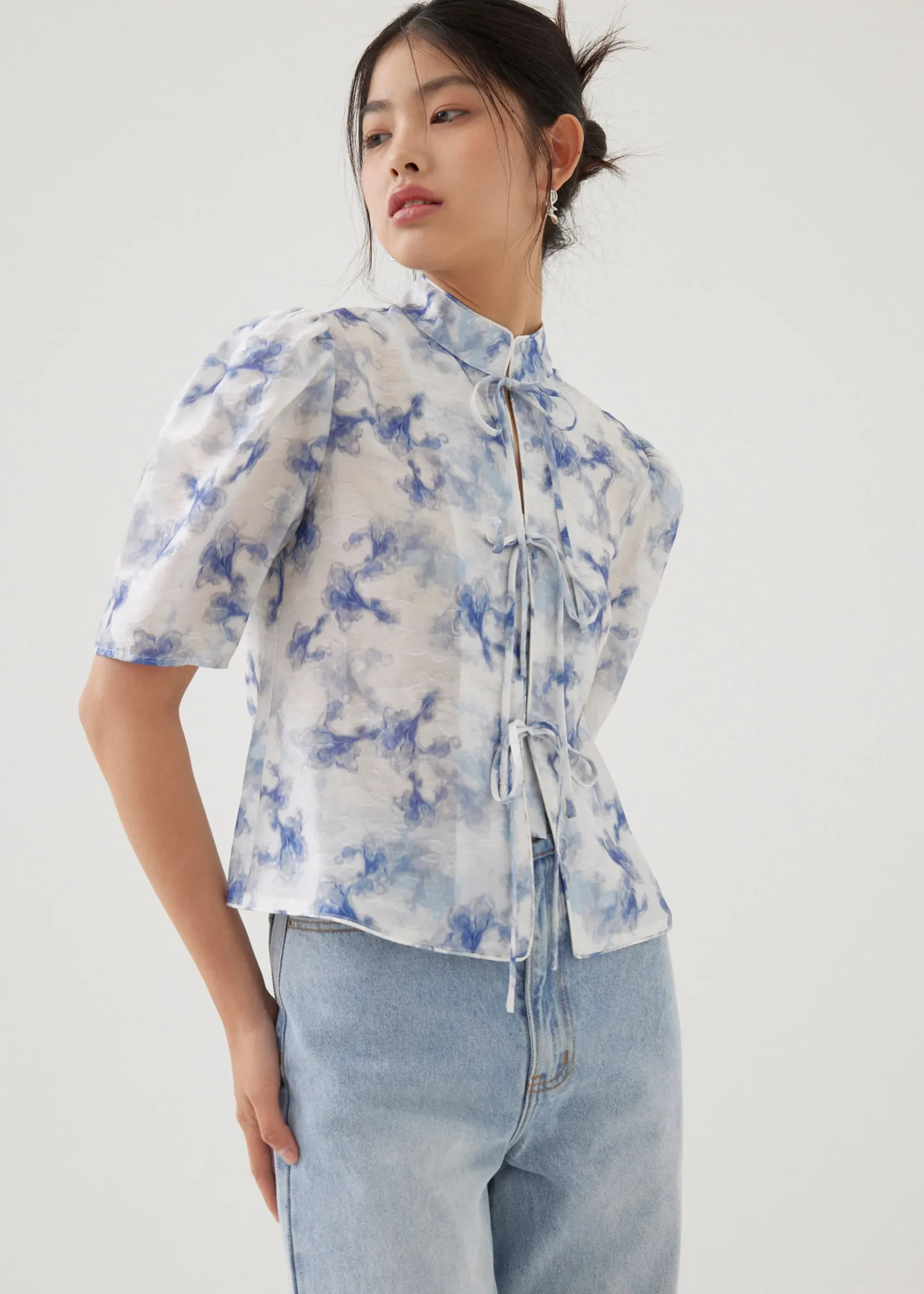 Jian Mandarin Collar Puff Sleeve Blouse in Heirloom Botanicals
