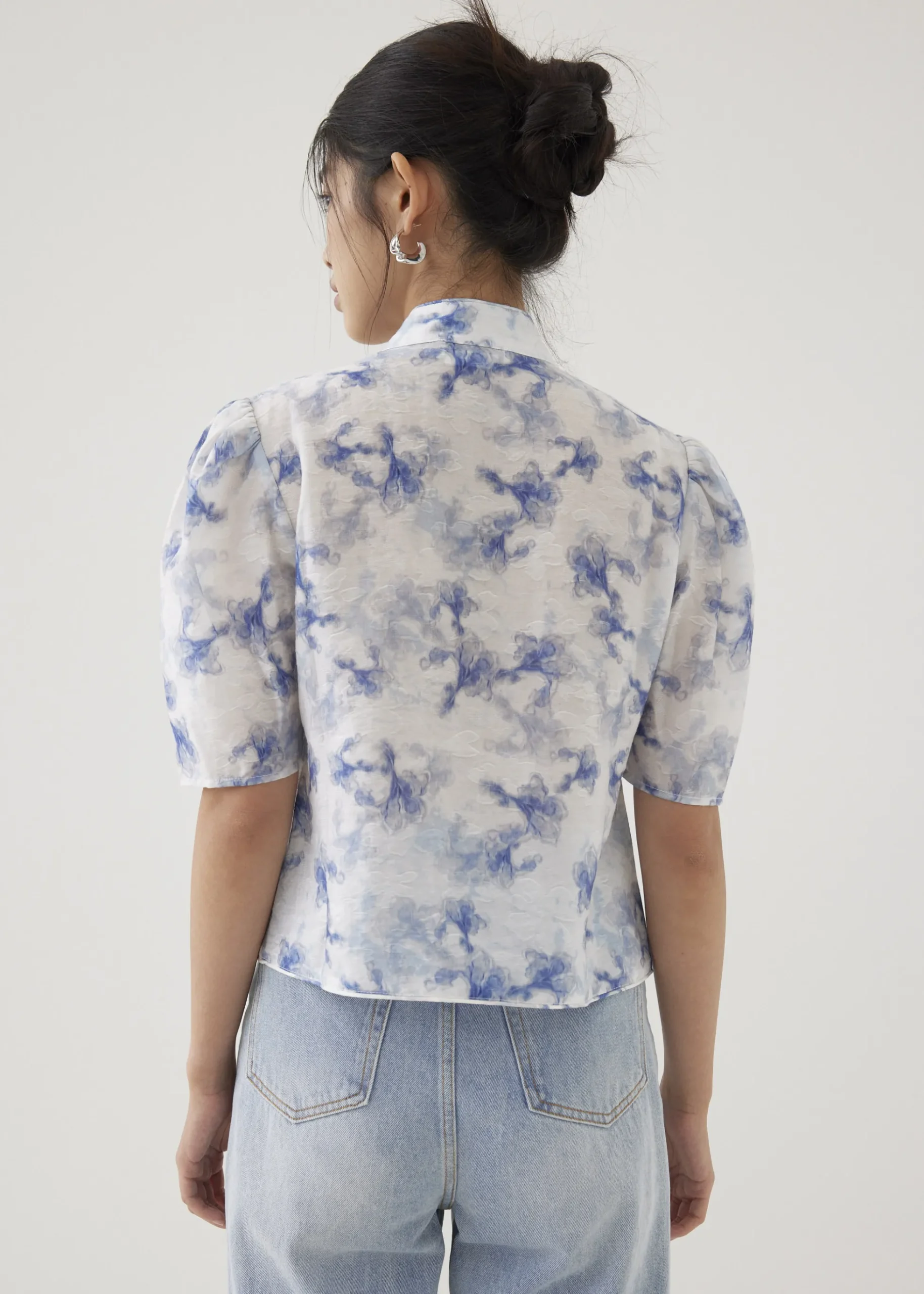 Jian Mandarin Collar Puff Sleeve Blouse in Heirloom Botanicals