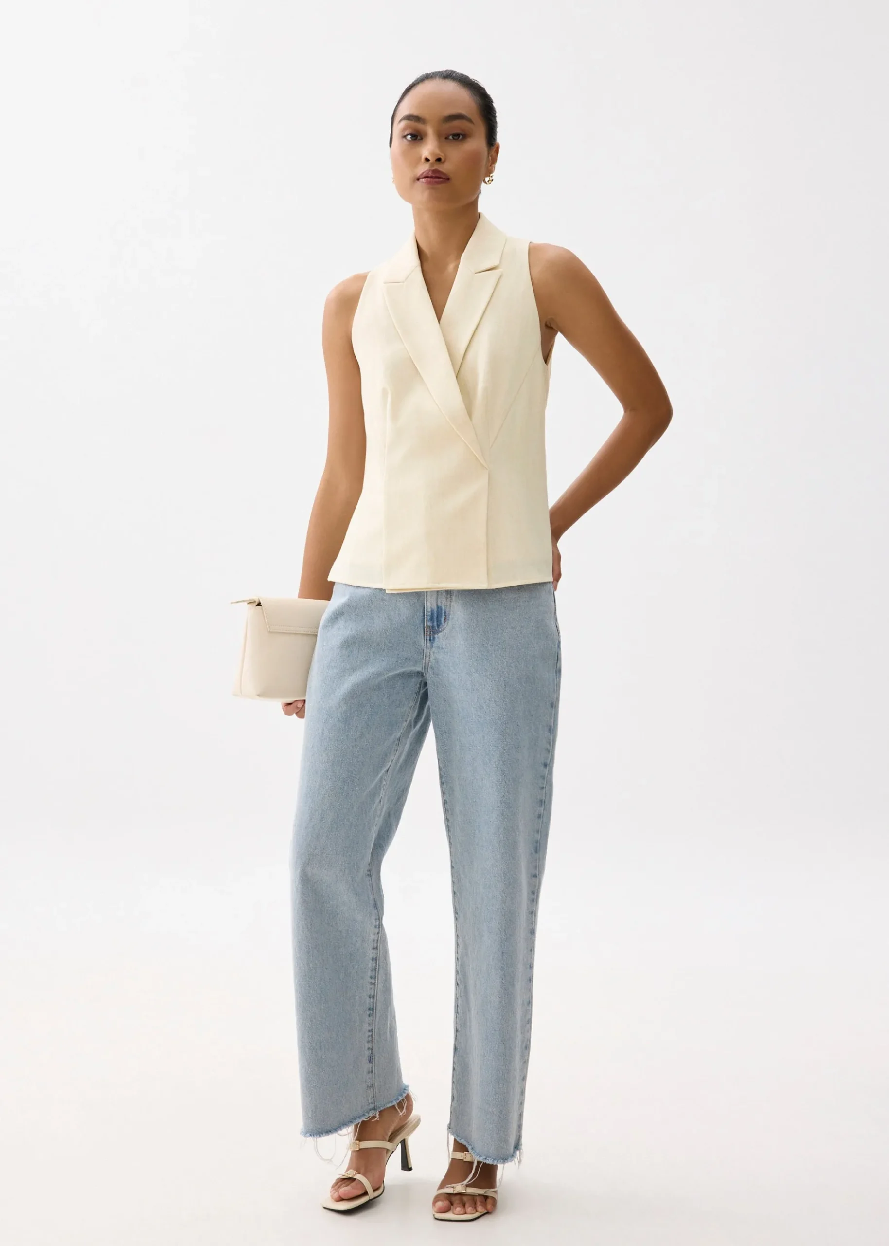 Juni Sleeveless Blazer Top