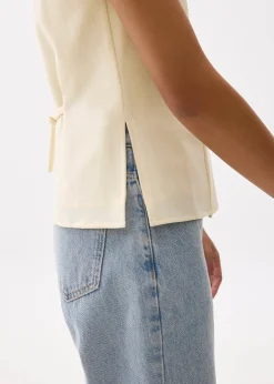 Juni Sleeveless Blazer Top