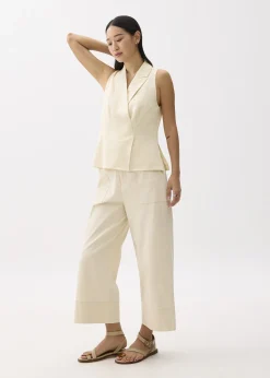 Juni Sleeveless Blazer Top