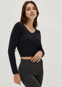Knit V-neck Fitted Crop Sweater