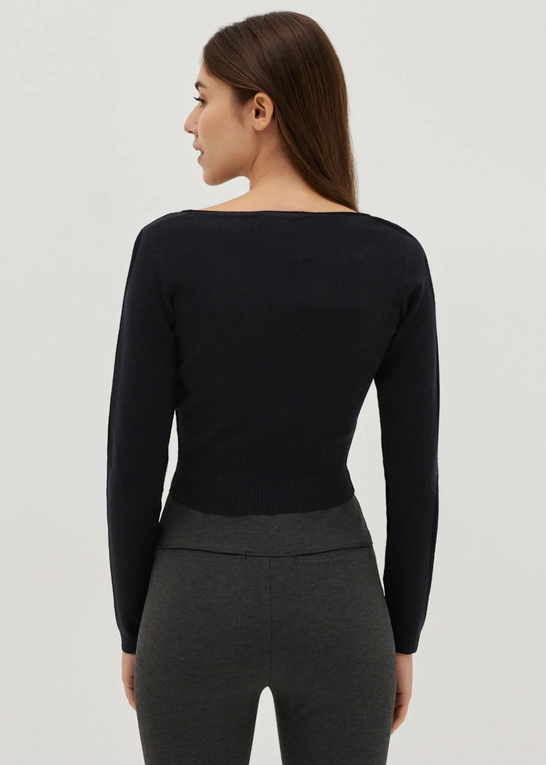 Knit V-neck Fitted Crop Sweater