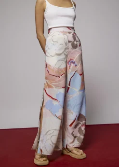 Leggy™ High Waist Straight Leg Pants in Tossed Blooms
