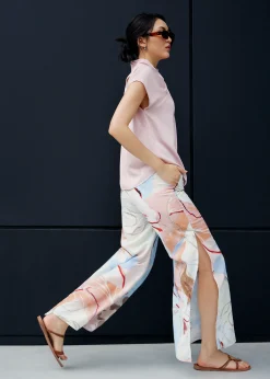 Leggy™ High Waist Straight Leg Pants in Tossed Blooms