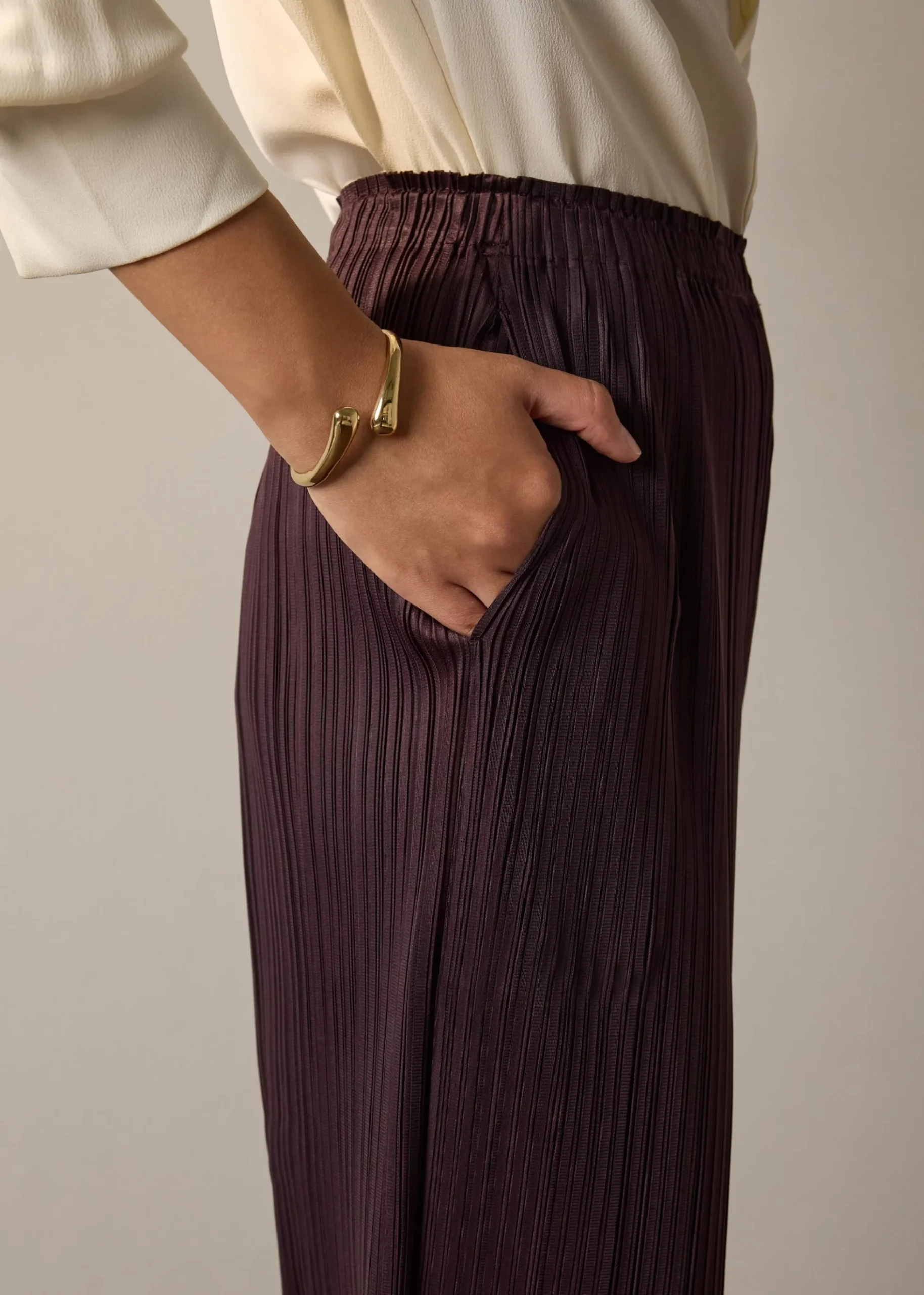 Leggy™ Liv Elastic Plisse Straight Leg Pants