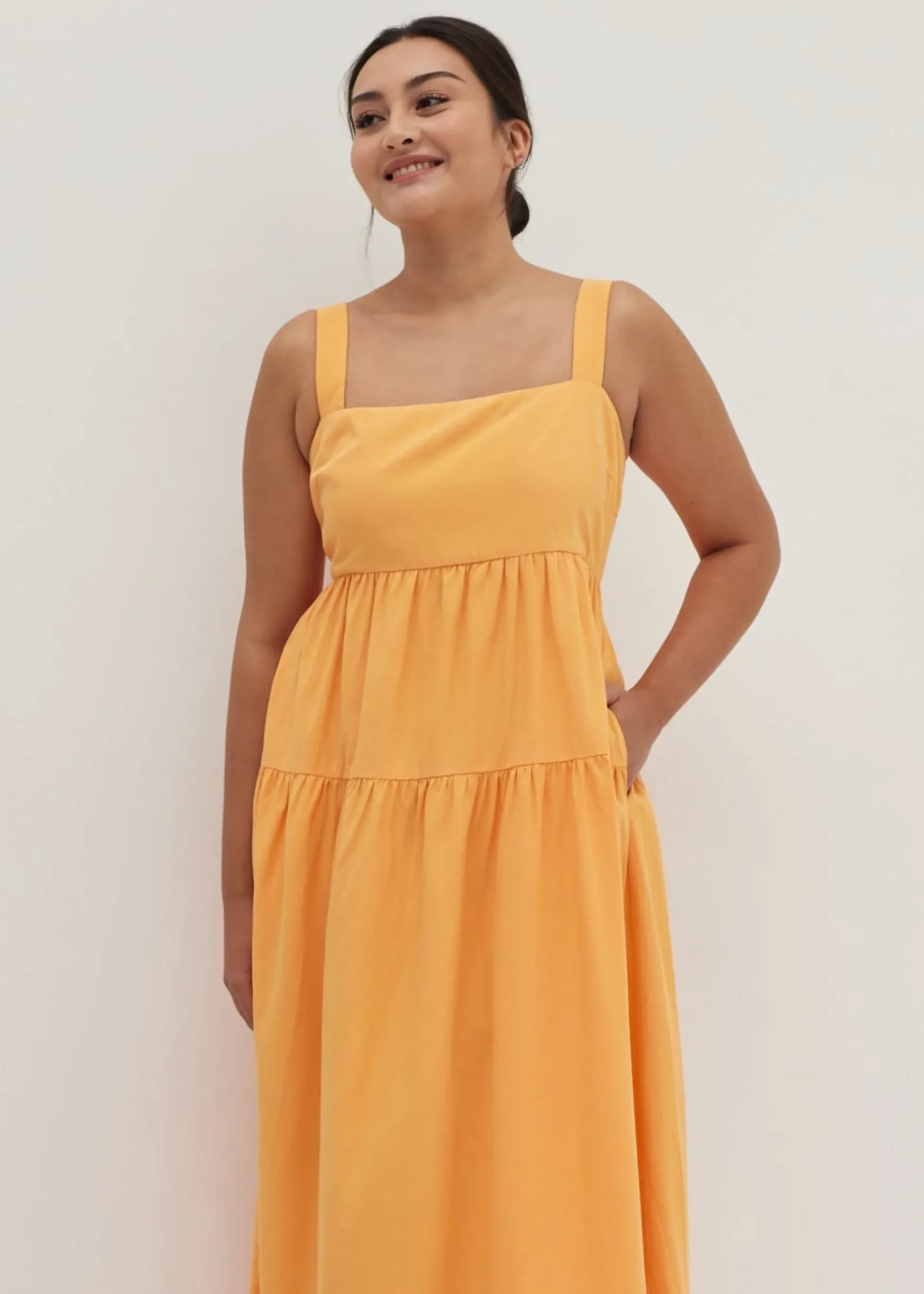 Leona Linen Tiered Maxi Dress