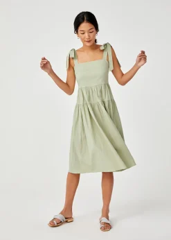 Lula Textured Tiered Midi Dress