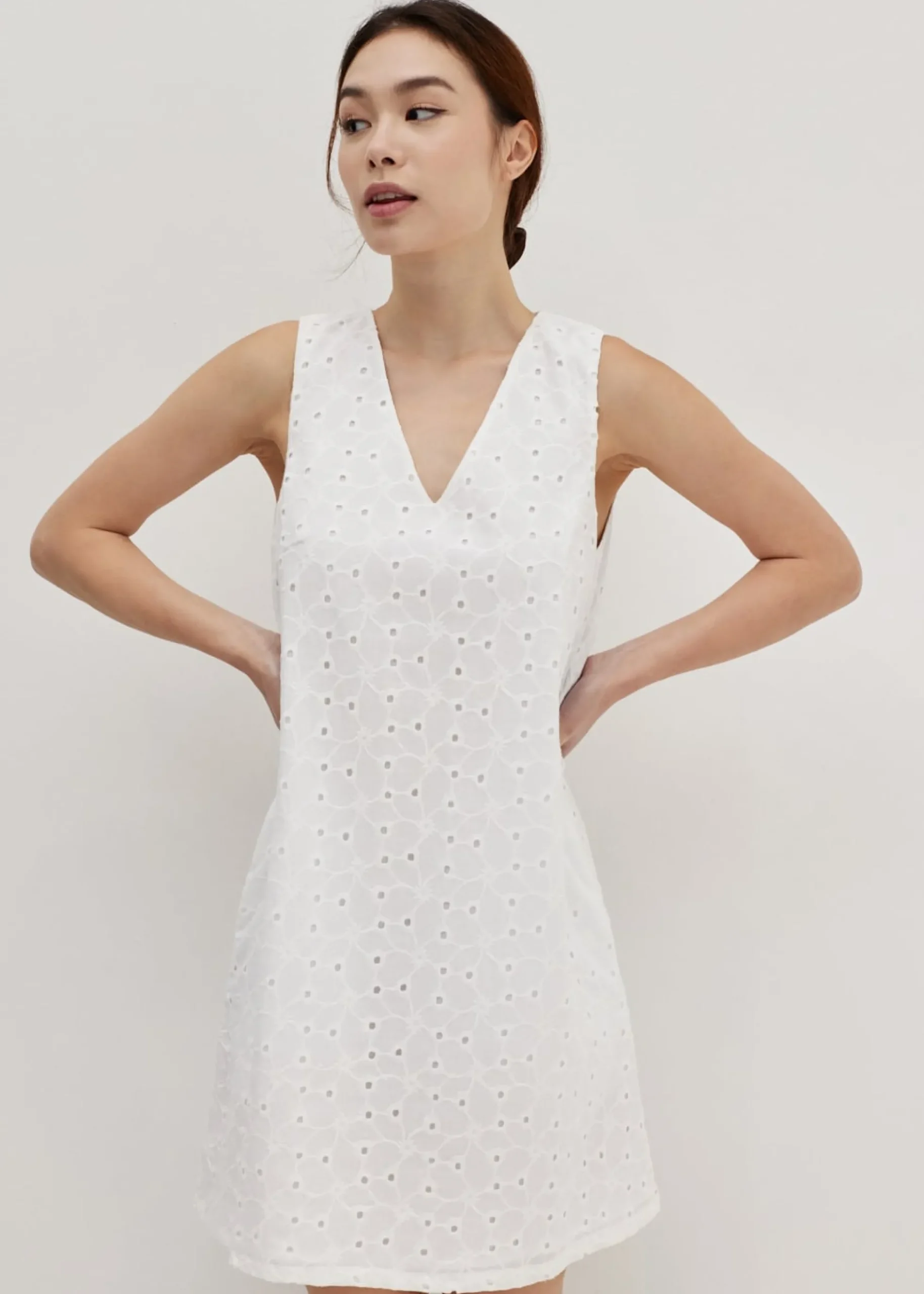 Maelianna Broderie Shift Dress