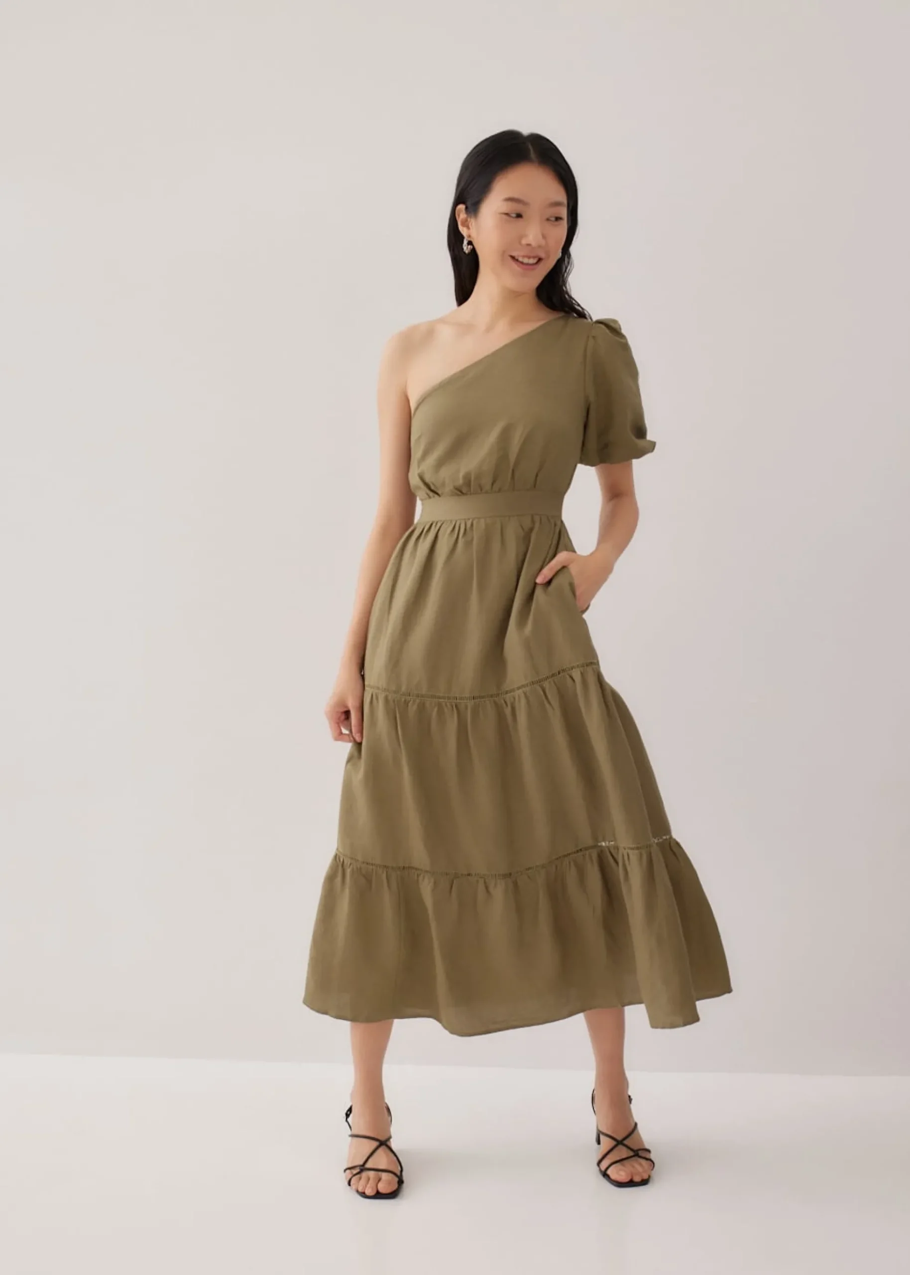 Niegel Tiered Toga Puff Sleeve Dress