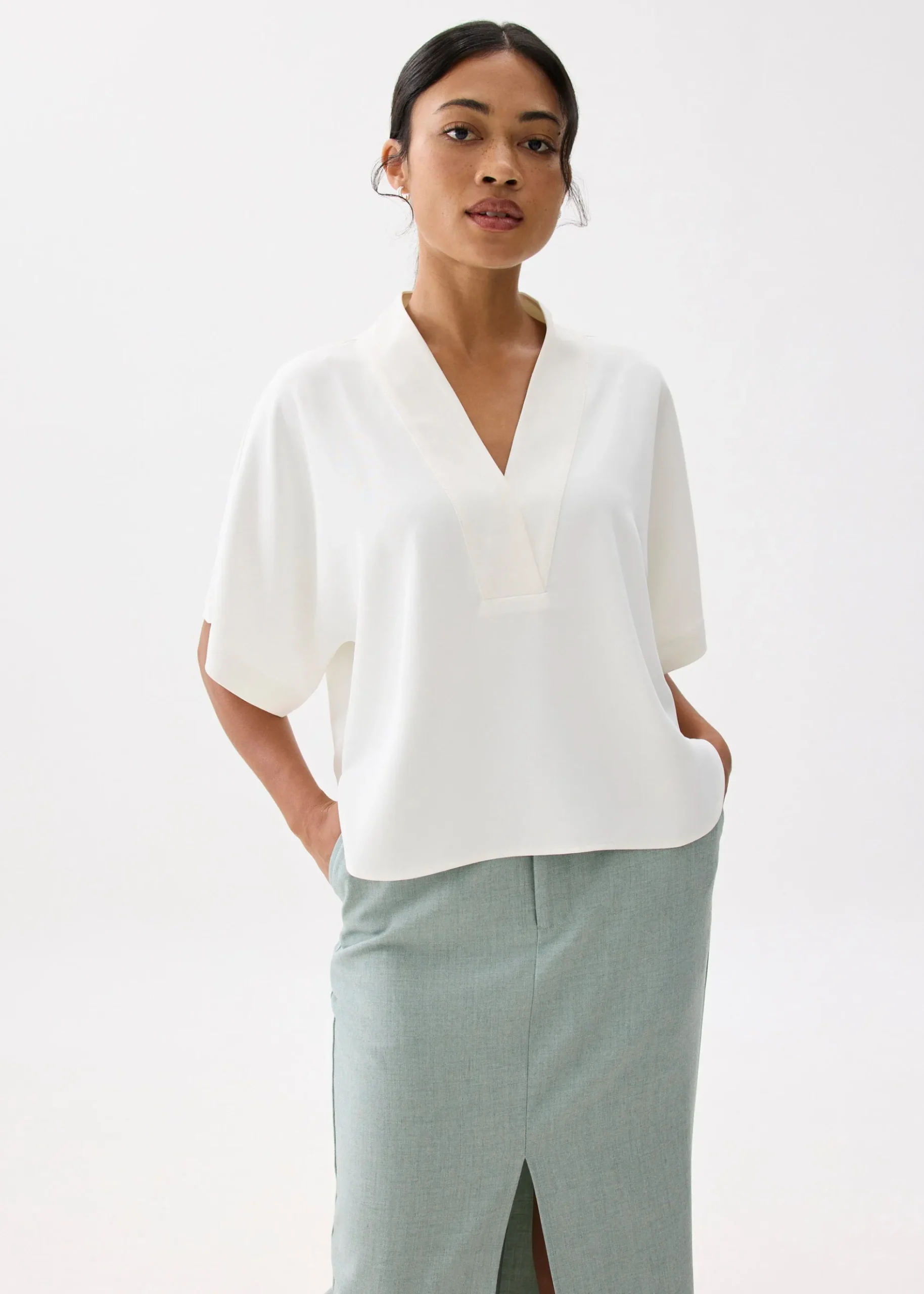 Relaxed V-neck Kimono Blouse