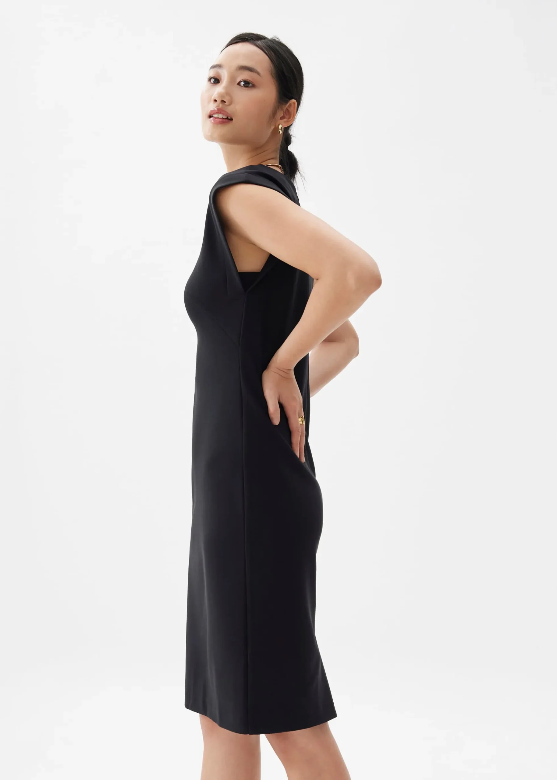Round Neck Column Midi Dress