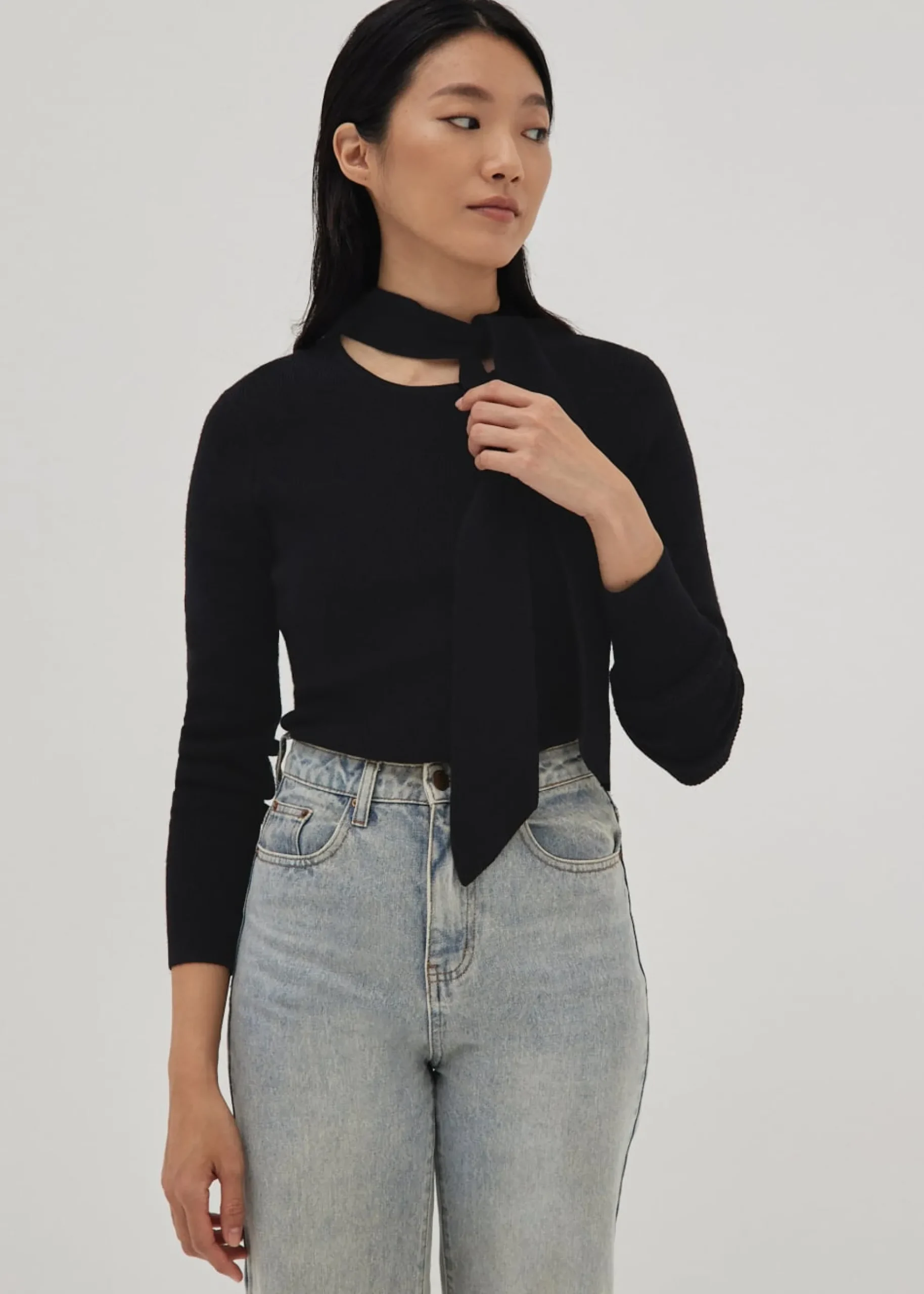Round Neck Fitted Tie Knit Top