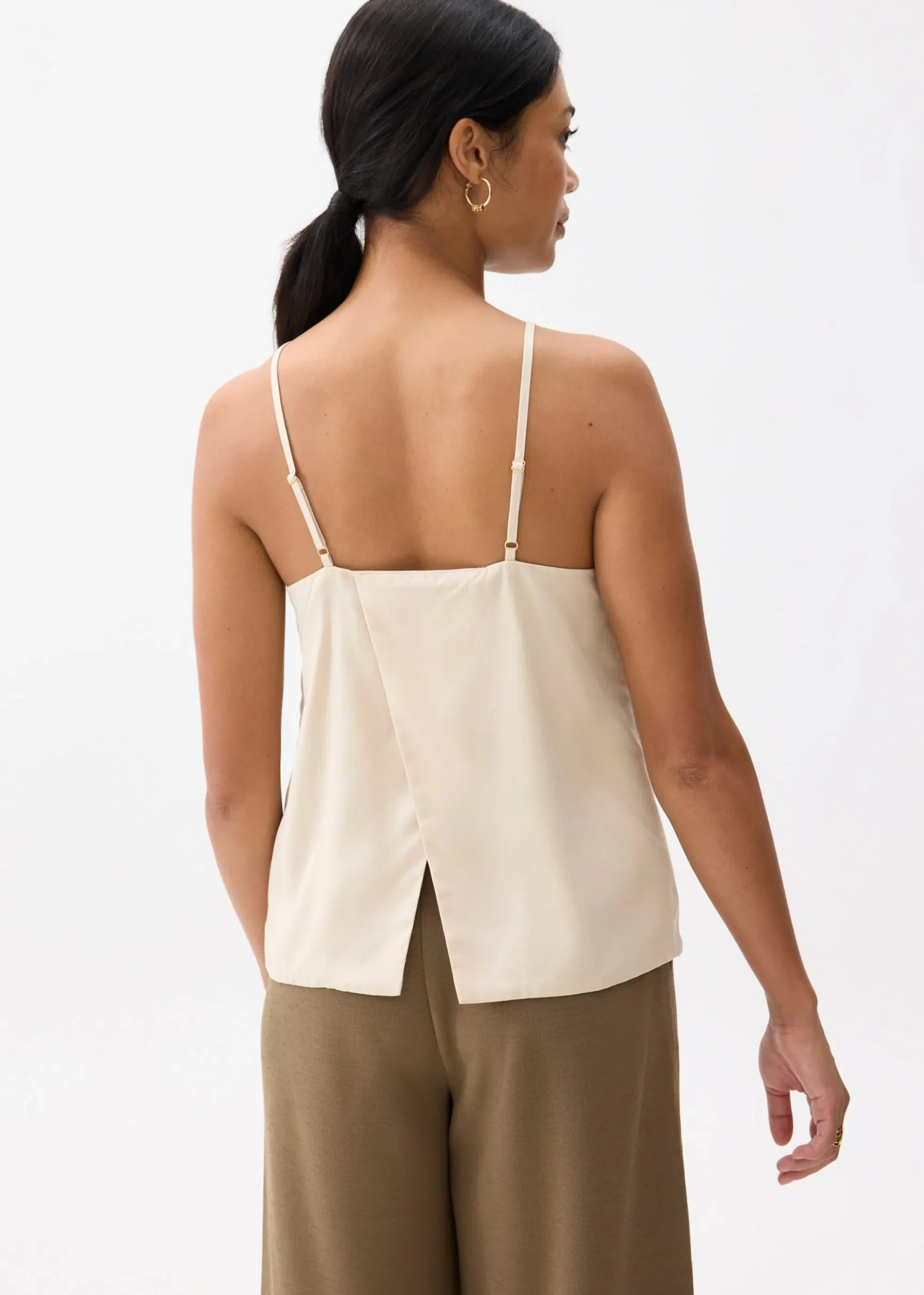 Round Neck Shell Camisole Top