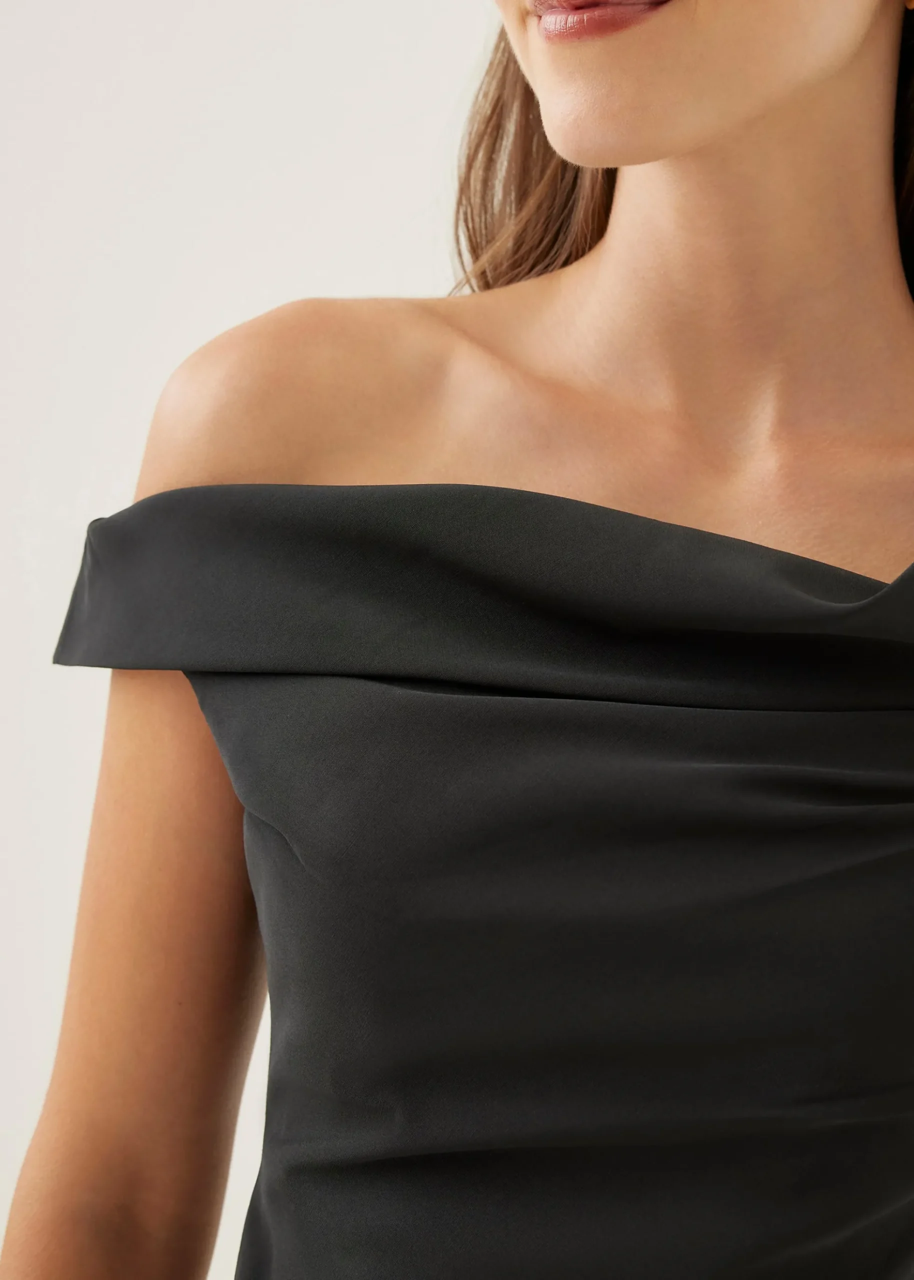 Shanneth Asymmetric Off Shoulder Top