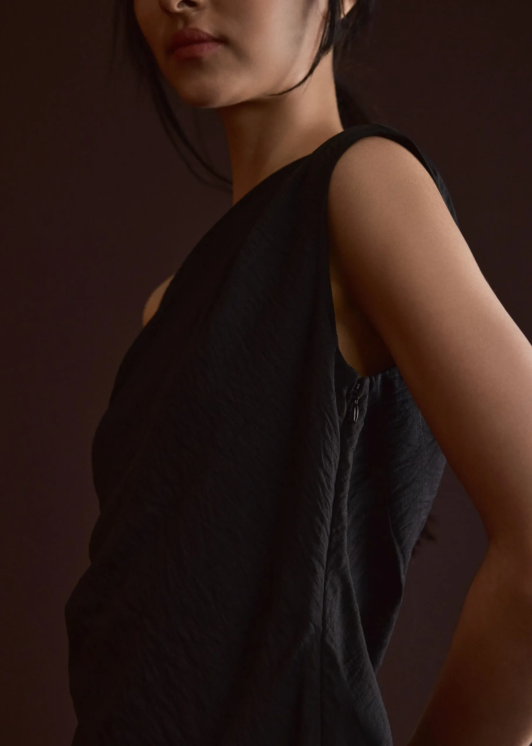 Shoulder Twist Asymmetric Top