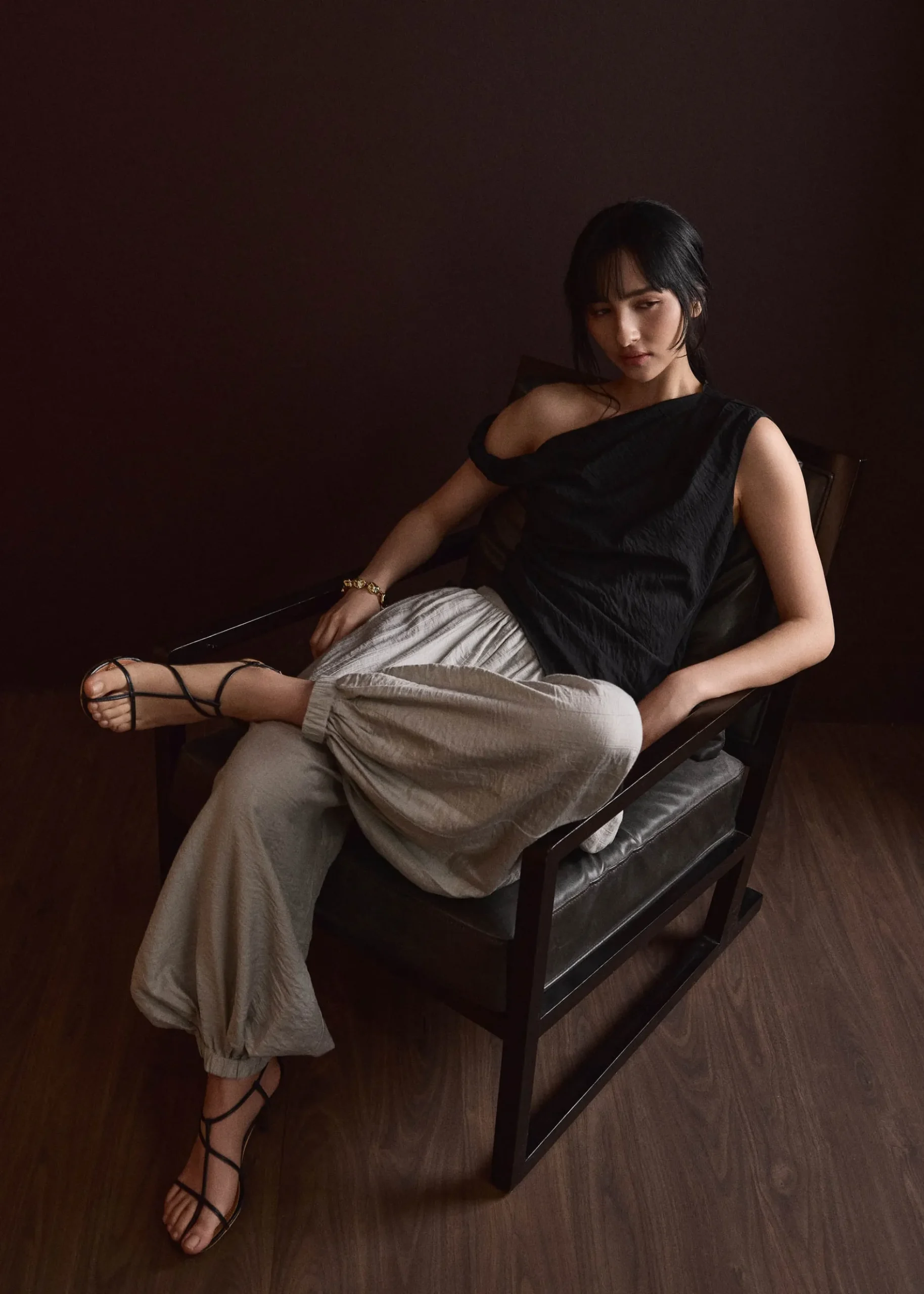 Shoulder Twist Asymmetric Top