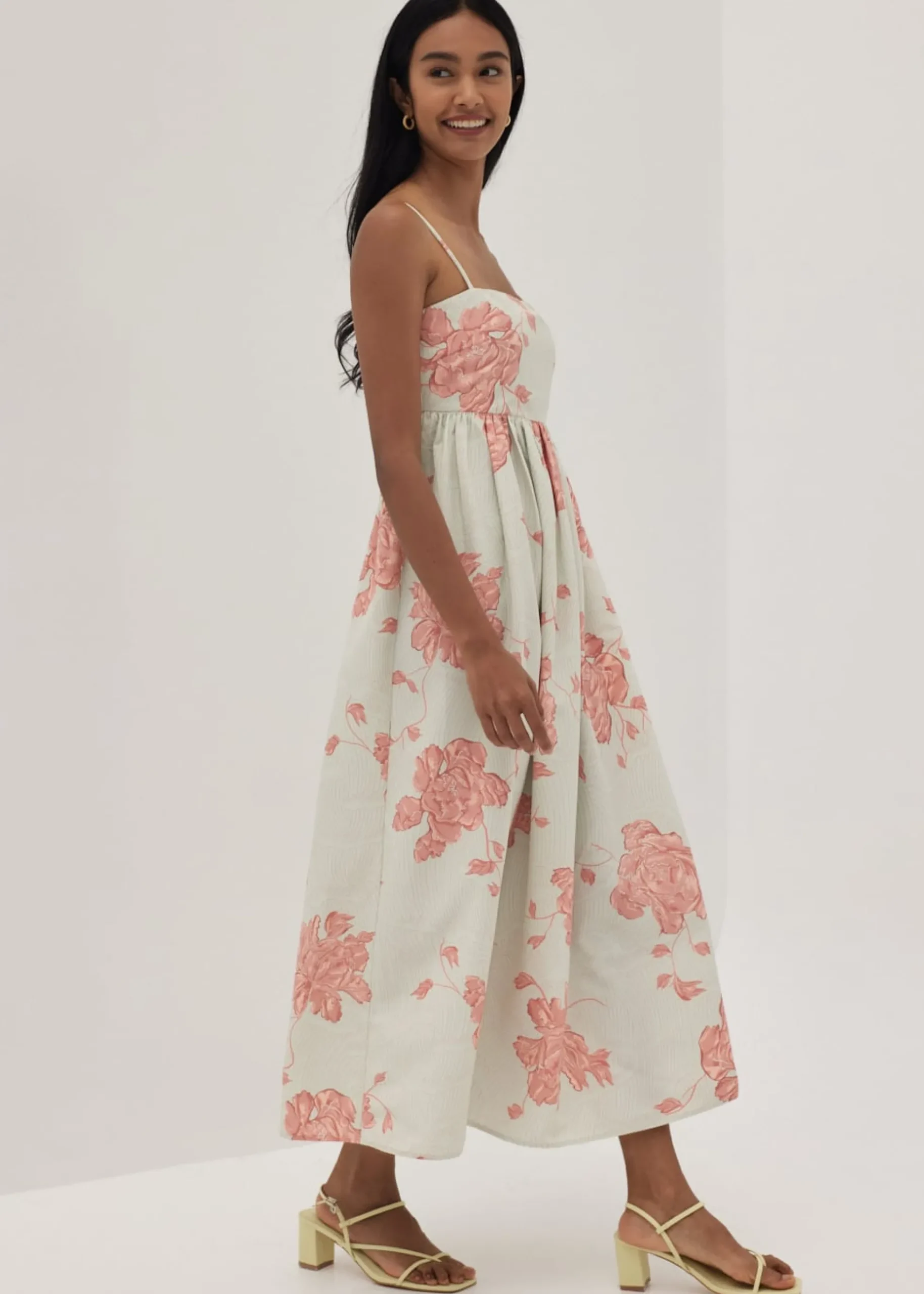 Tanya Ruched Babydoll Dress in Prosperous Blooms