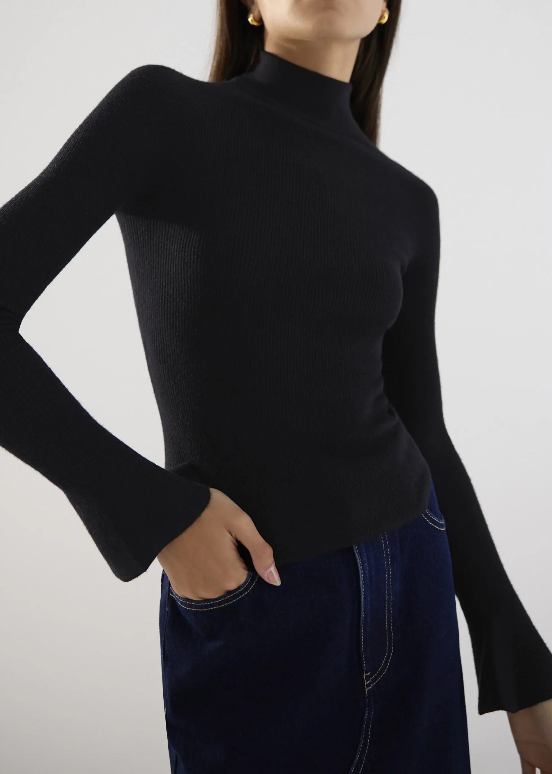 Turtle Neck Flare Sleeve Knit Top