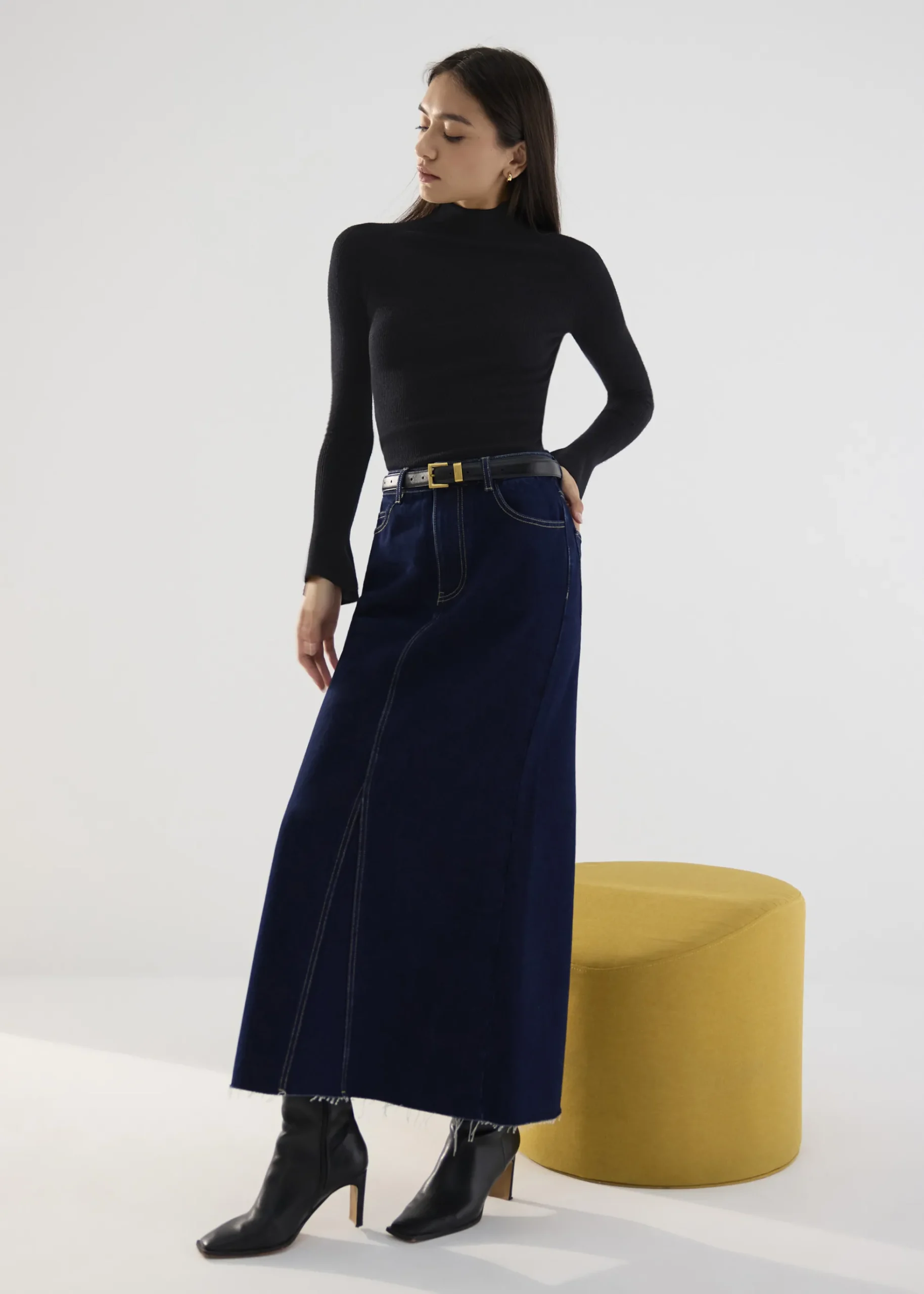 Turtle Neck Flare Sleeve Knit Top