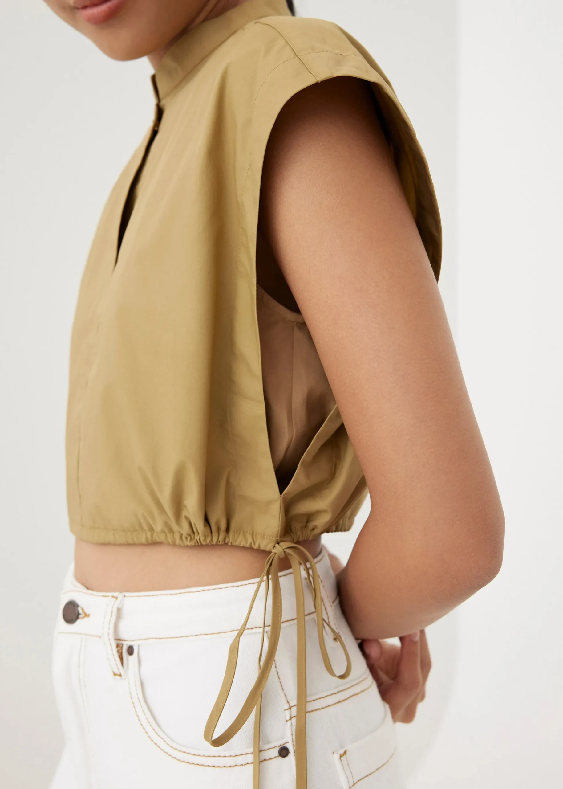 Xia Crop Mandarin Collar Top
